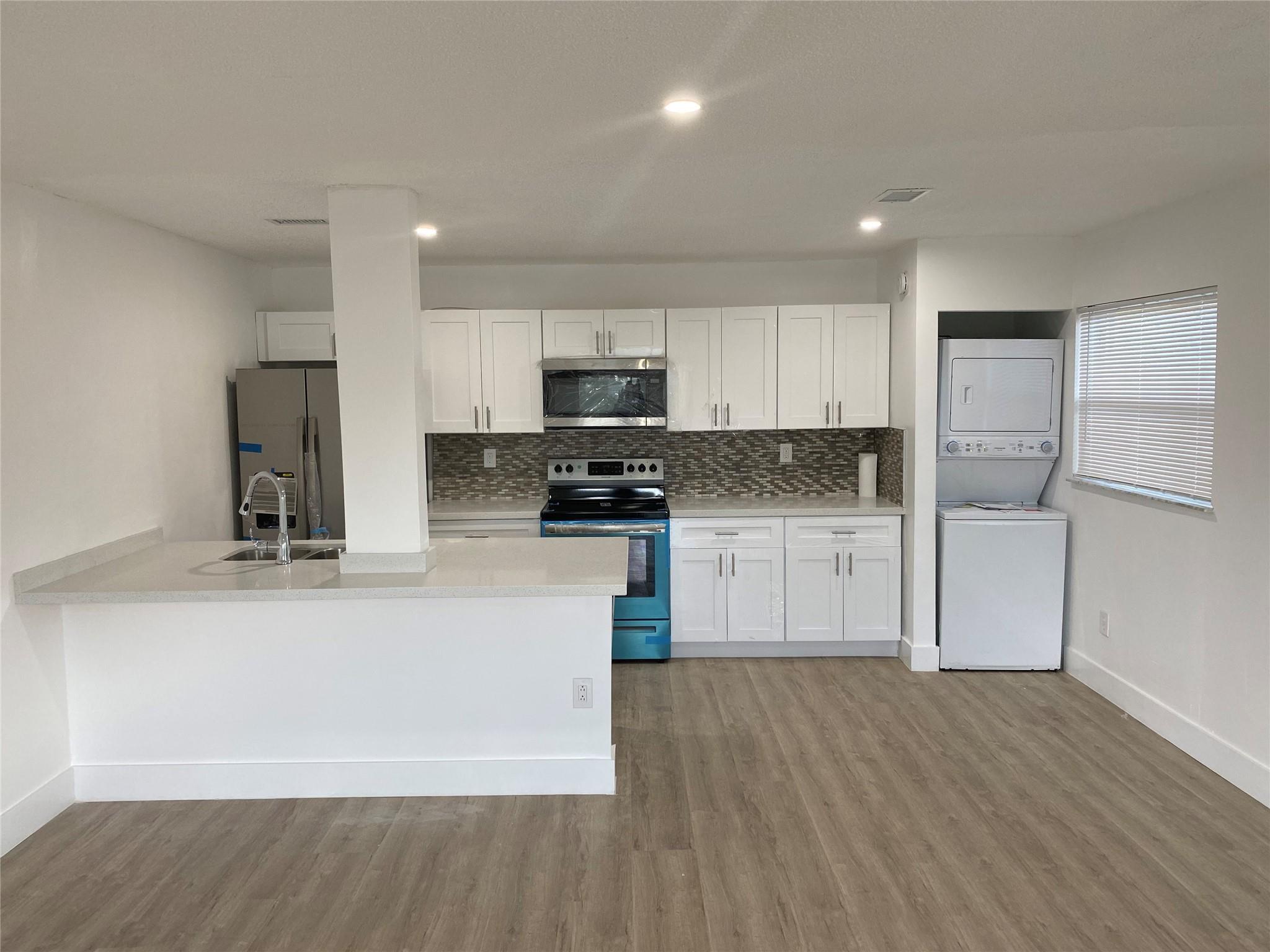 4121 Stirling Road 401, Dania Beach, FL 33314, Dania Beach - Photo 3