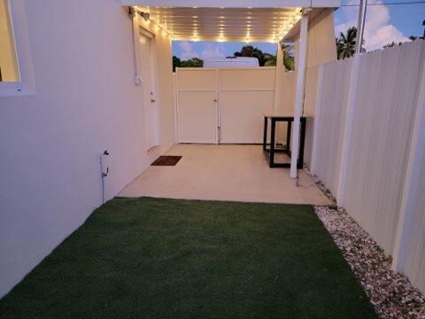 1611 NW 63rd Avenue 2, Sunrise, FL 33313, Sunrise - Photo 2