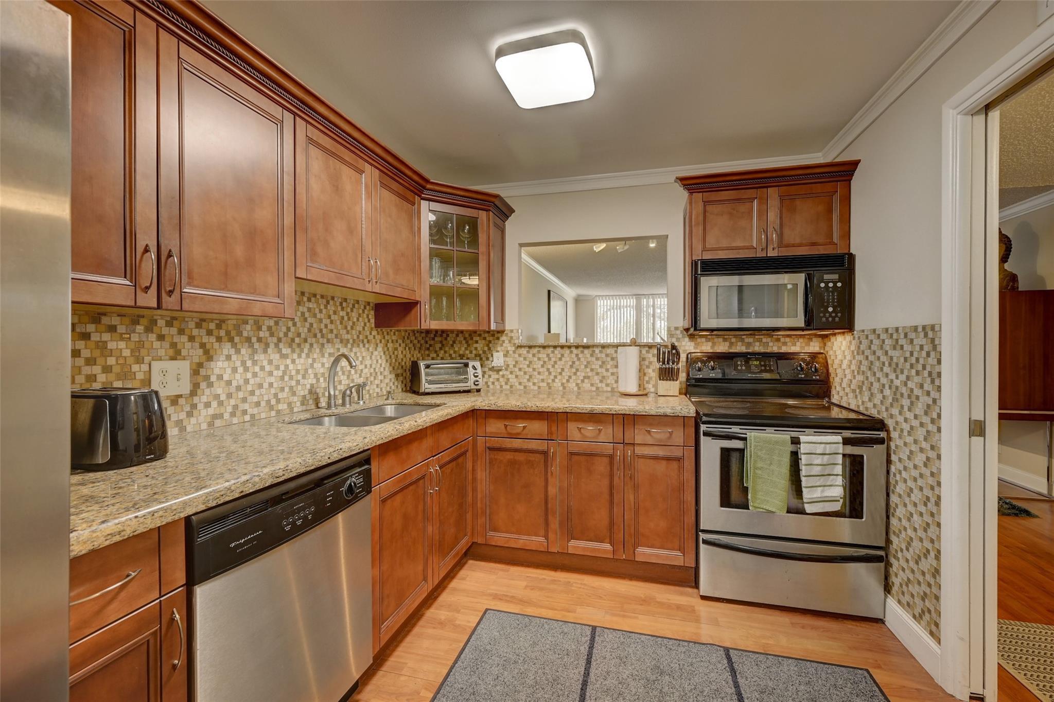 823 Cypress Boulevard 201, Pompano Beach, FL 33069, Pompano Beach - Photo 2