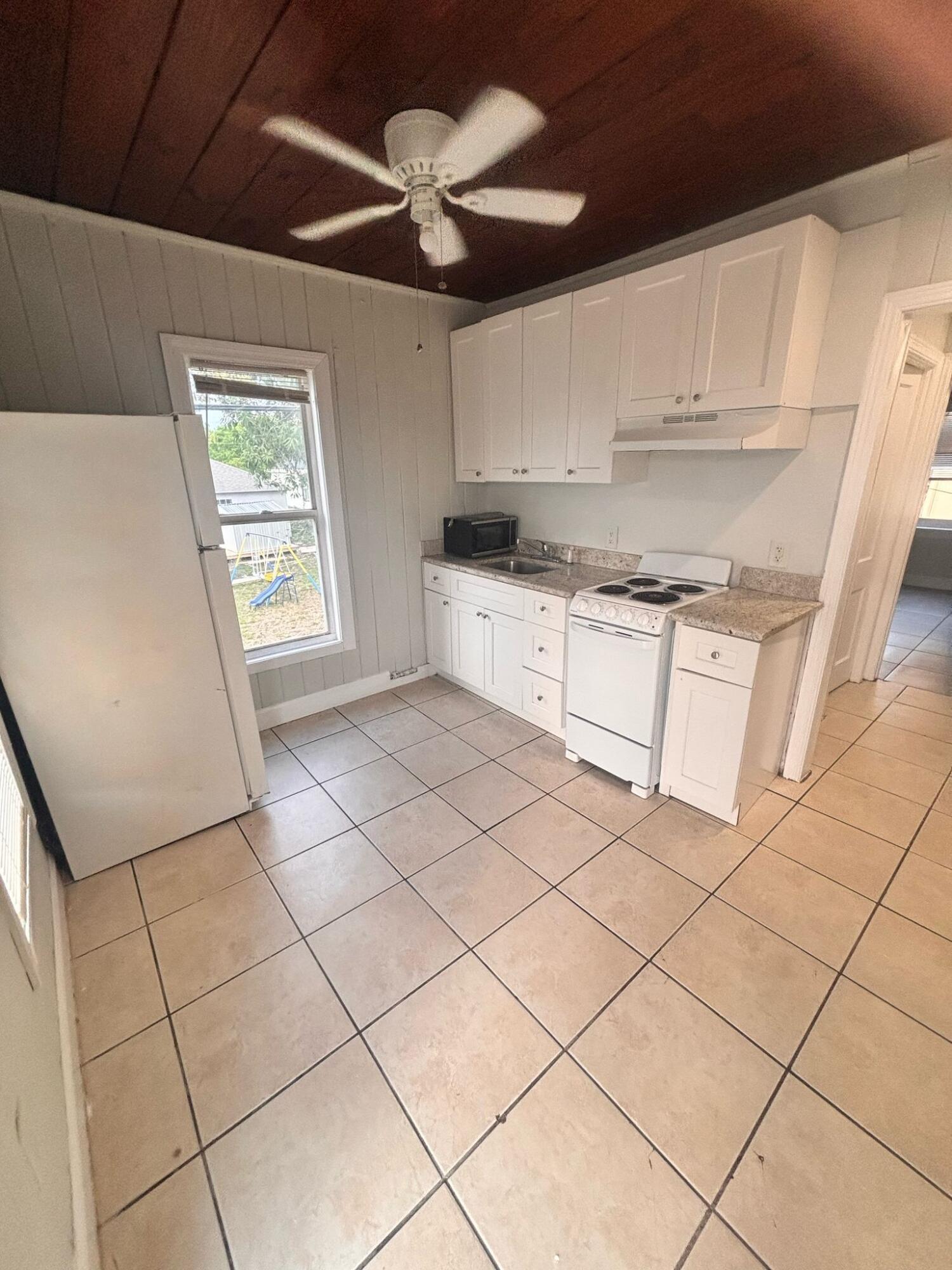 817 NW 7th Street, West Palm Beach, FL 33401, West Palm Beach - Photo 3