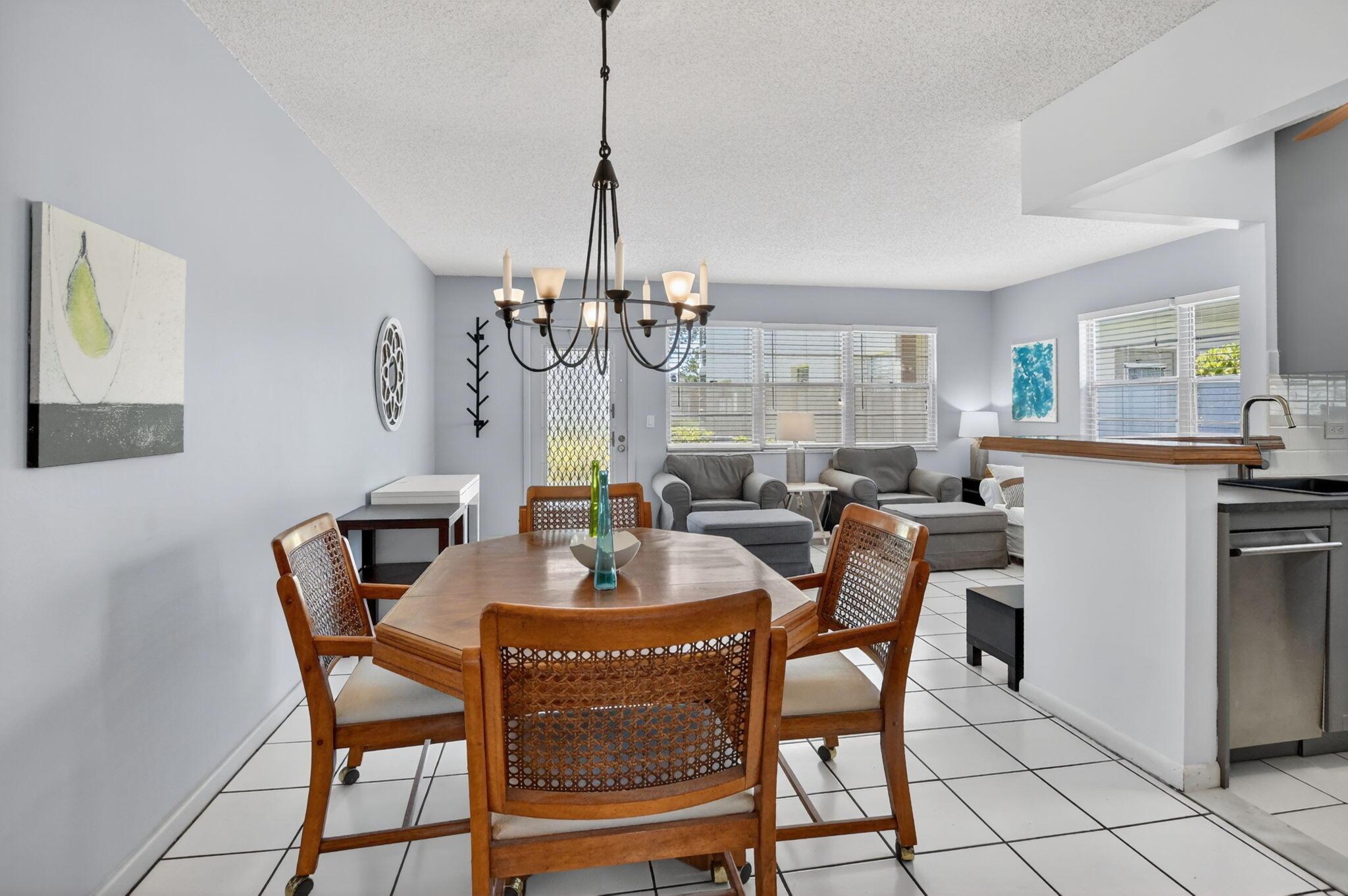 492 W Tilford W, Deerfield Beach, FL 33442, Deerfield Beach - Photo 5