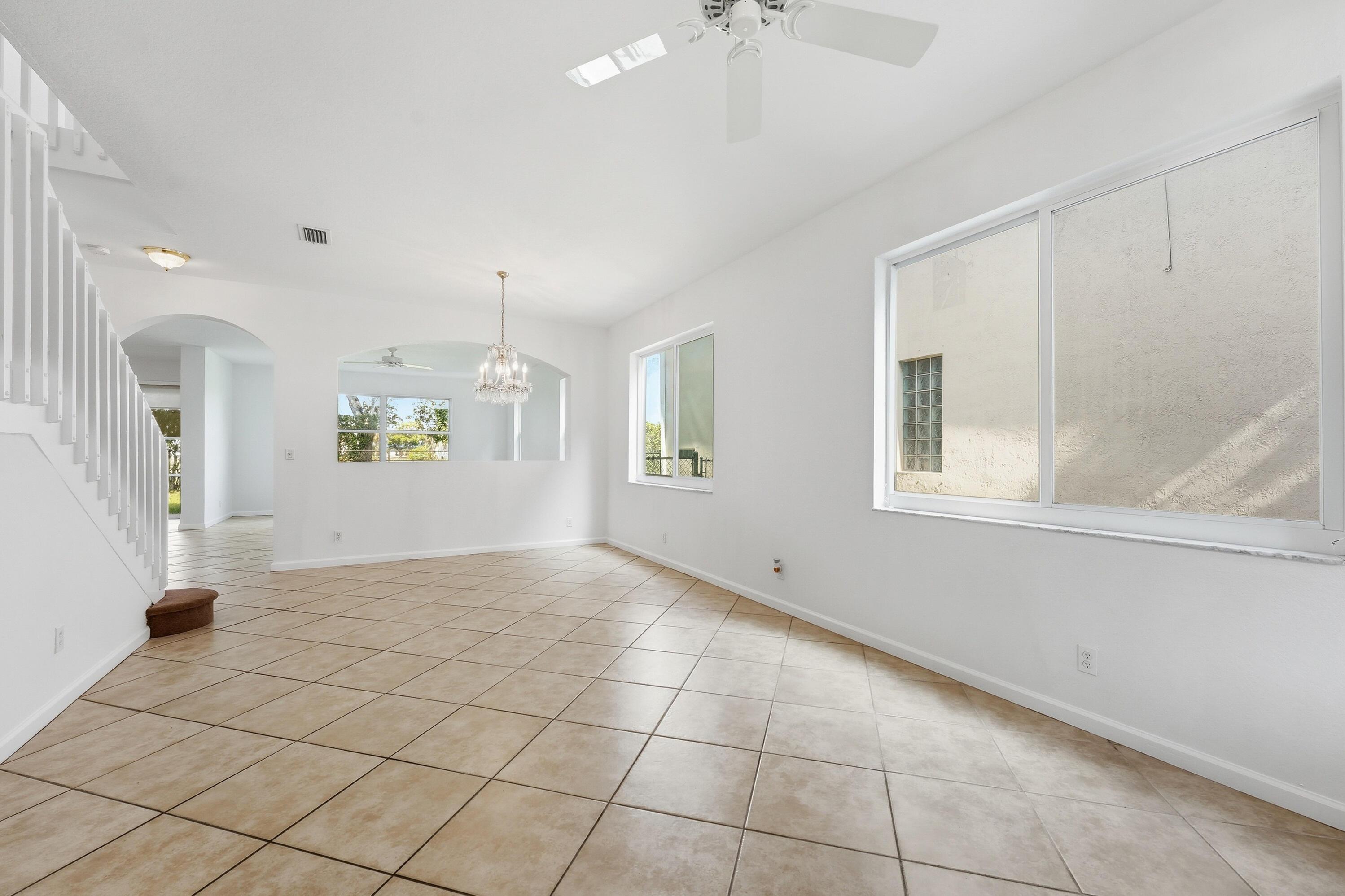 1275 Rosegate Boulevard, Riviera Beach, FL 33404, Riviera Beach - Photo 4
