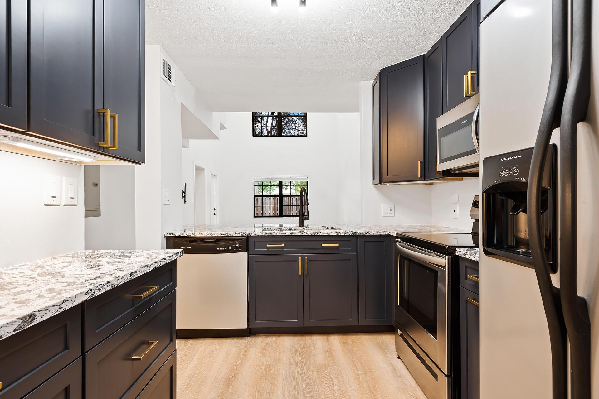243 City View Drive, Fort Lauderdale, FL 33311, Fort Lauderdale - Photo 5