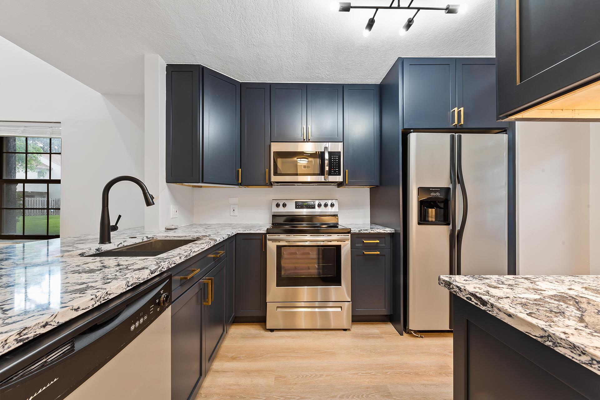 243 City View Drive, Fort Lauderdale, FL 33311, Fort Lauderdale - Photo 4