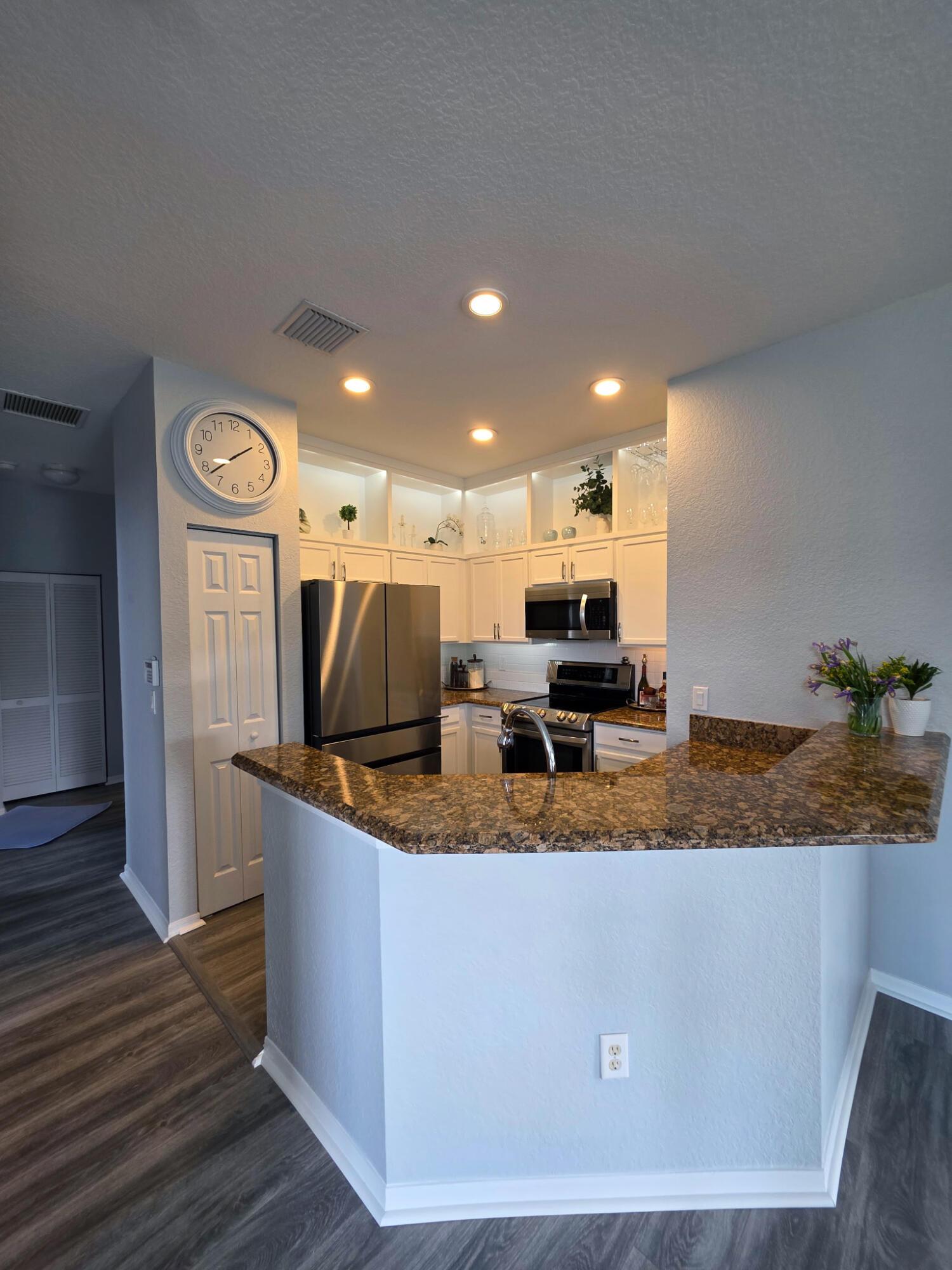 1560 SE Hampshire Way 204, Stuart, FL 34994, Stuart - Photo 5