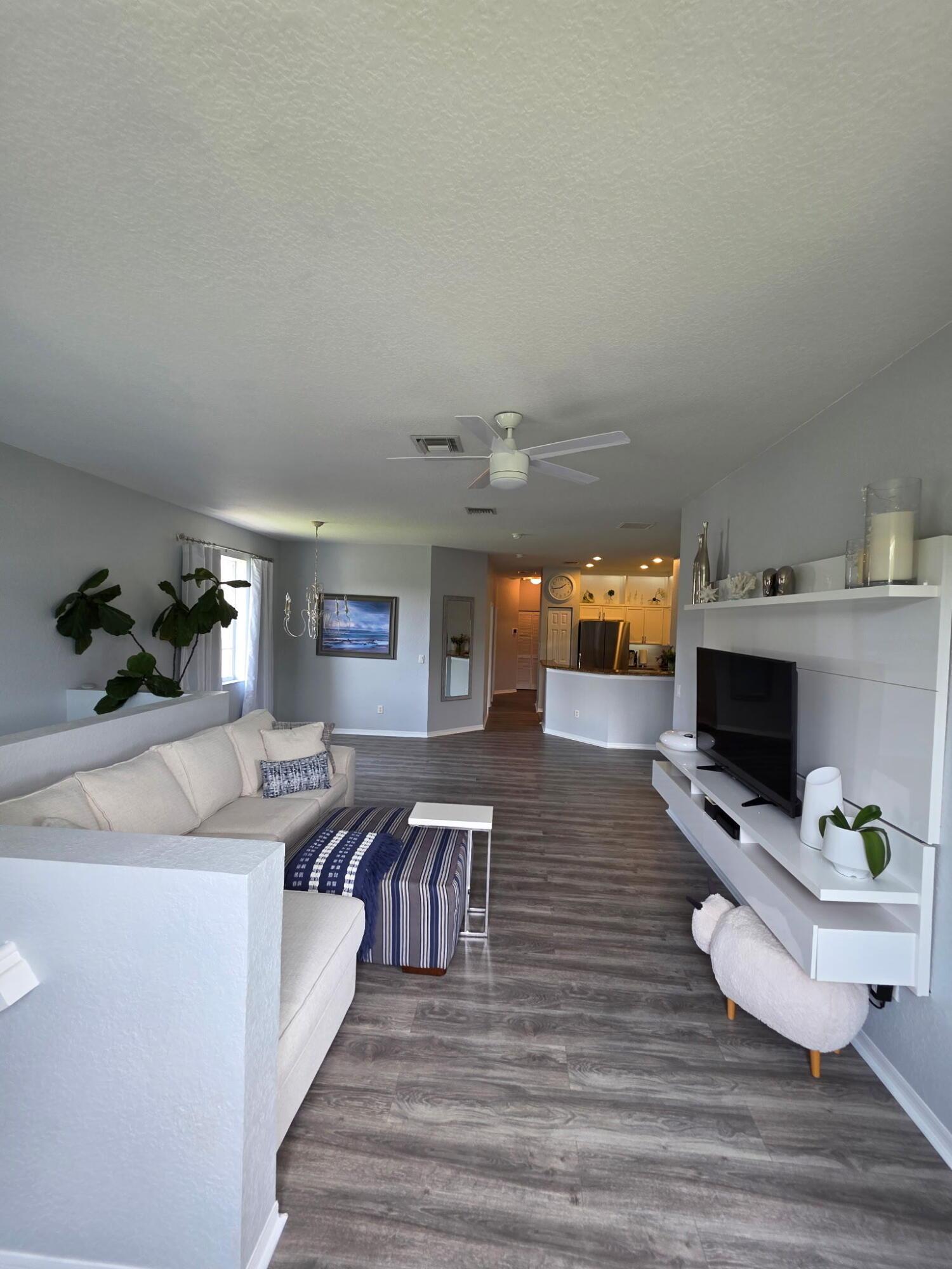 1560 SE Hampshire Way 204, Stuart, FL 34994, Stuart - Photo 4