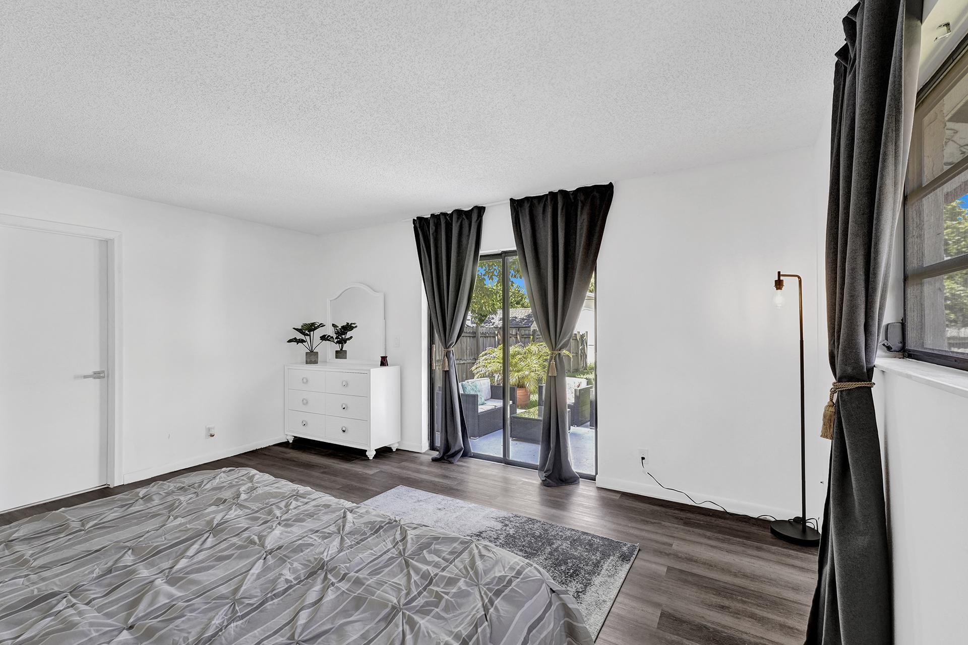1115 NE 1st Court B, Hallandale Beach, FL 33009, Hallandale Beach - Photo 3
