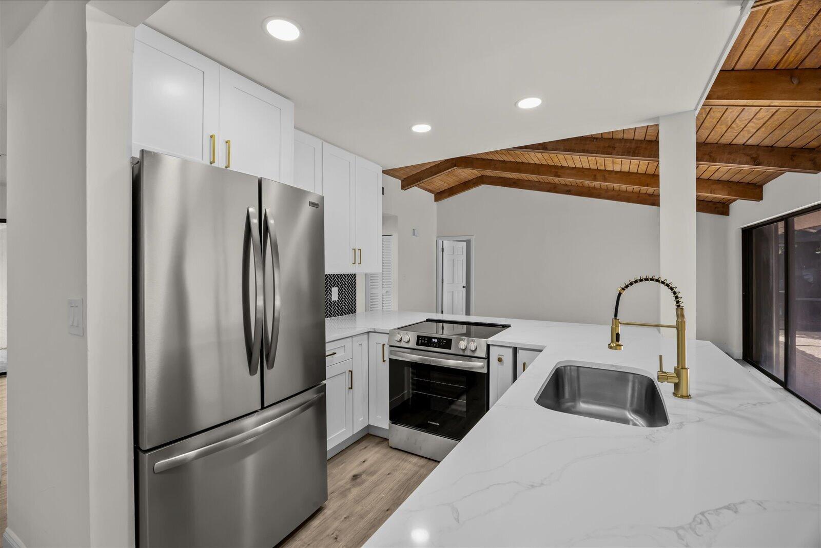 21143 N Escondido Way Way N, Boca Raton, FL 33433, Boca Raton - Photo 3