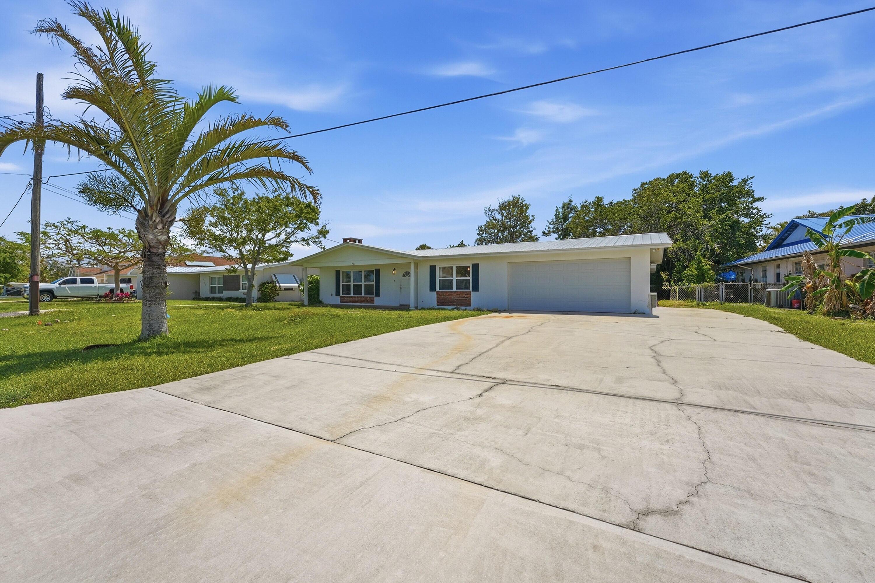 1804 Bayshore Drive, Fort Pierce, FL 34949, Fort Pierce - Photo 2