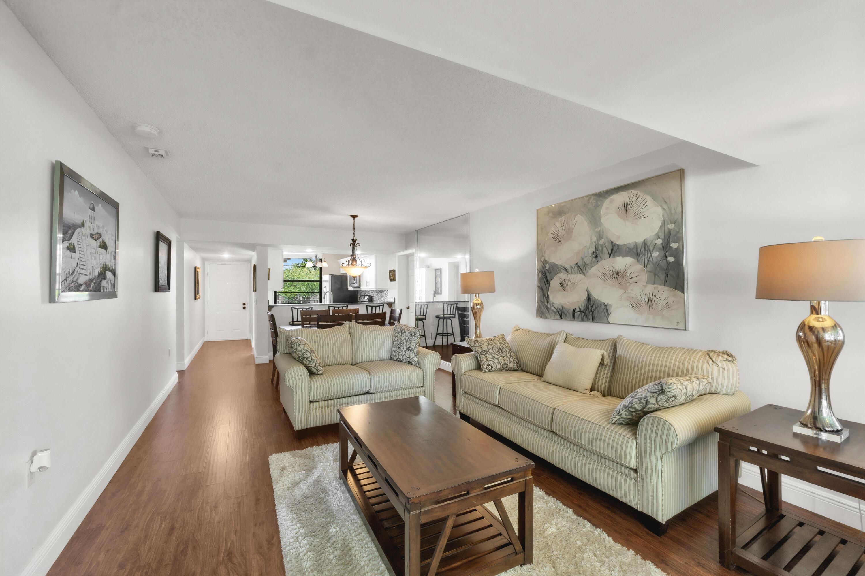 3716 Whitehall Drive 202, West Palm Beach, FL 33401, West Palm Beach - Photo 4