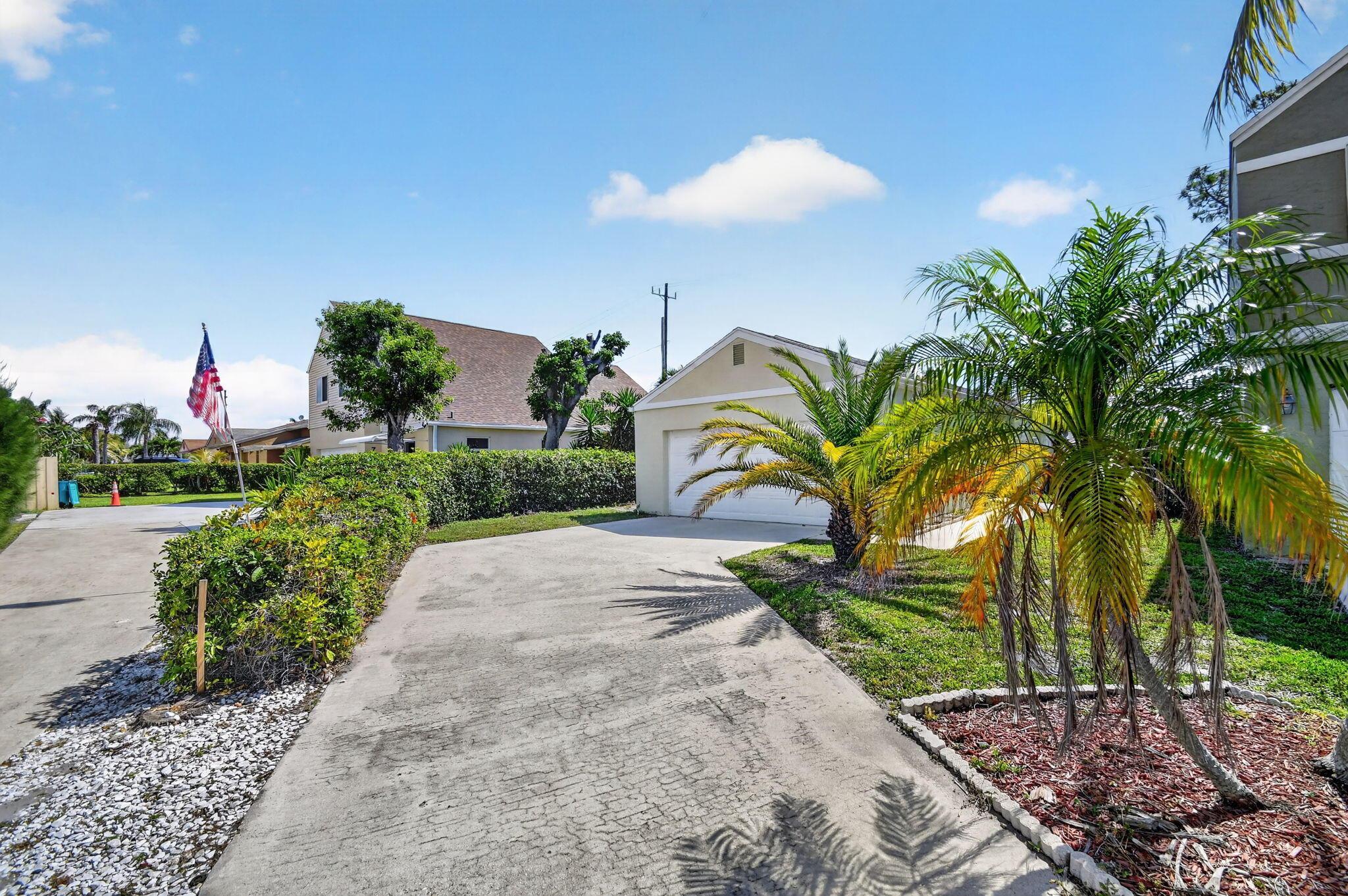 9 Corrie Place, Boynton Beach, FL 33426, Boynton Beach - Photo 2