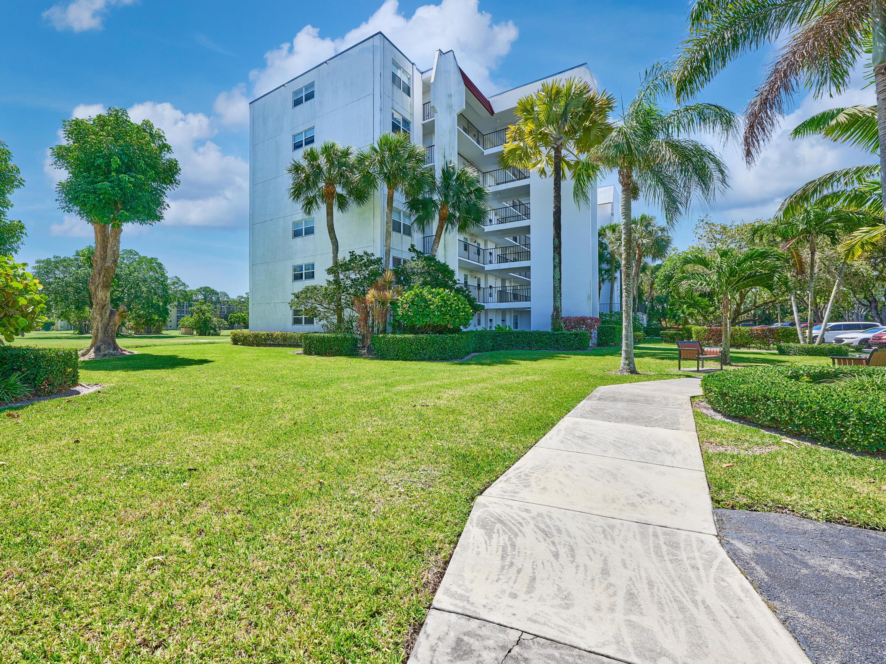 3597 Birdie Drive 202c, Lake Worth, FL 33467, Lake Worth - Photo 2