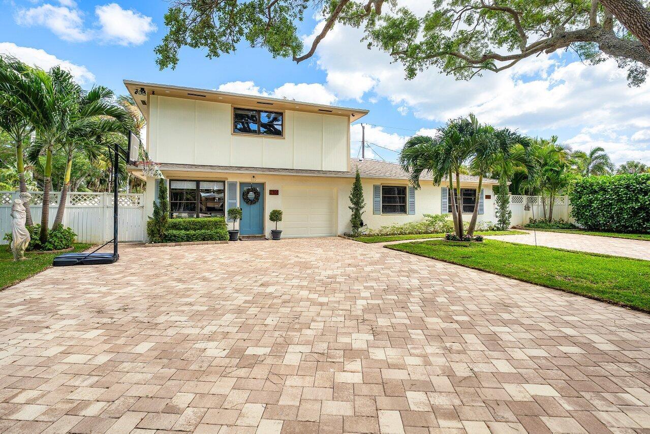 2101 N Palm Circle, North Palm Beach, FL 33408, North Palm Beach - Photo 2