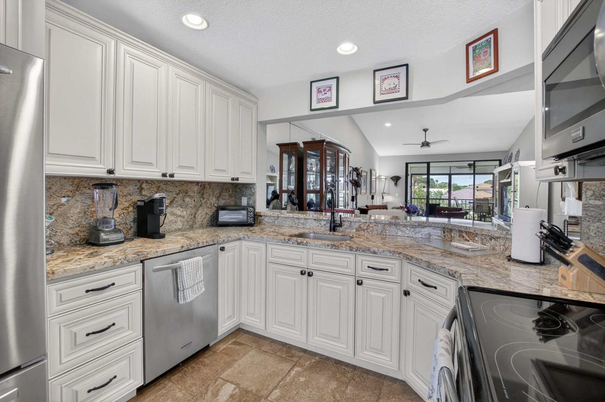 7701 Glendevon Lane 1907, Delray Beach, FL 33446, Delray Beach - Photo 3