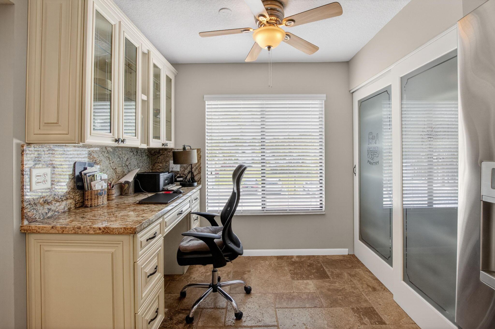 7701 Glendevon Lane 1907, Delray Beach, FL 33446, Delray Beach - Photo 4