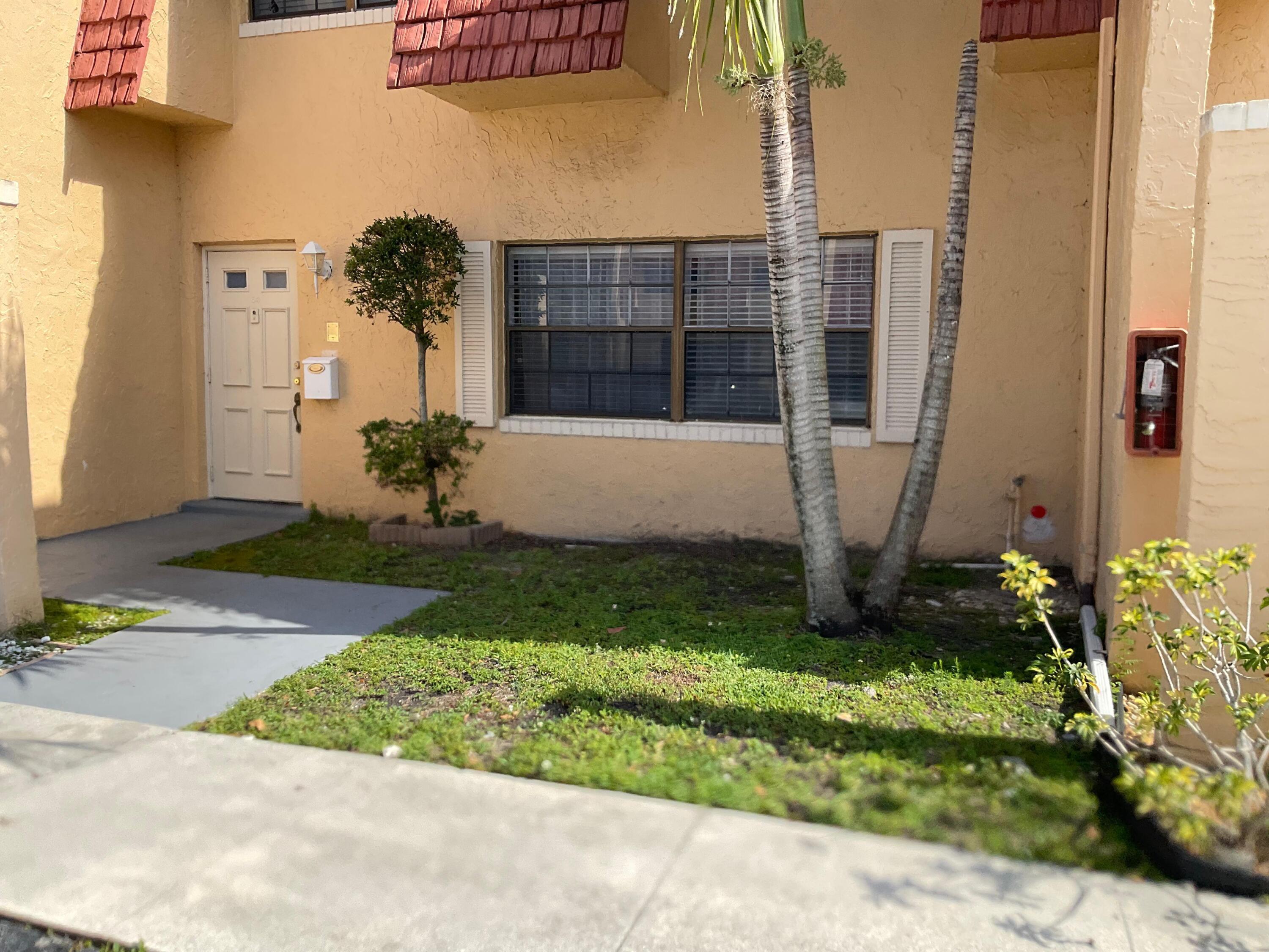 64 Canterbury Lane, Tamarac, FL 33319, Tamarac - Photo 4