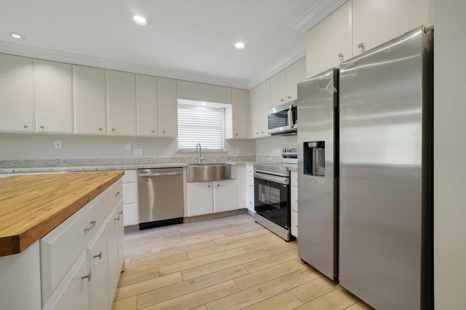 683 Dover Street 683,685, Boca Raton, FL 33487, Boca Raton - Photo 2
