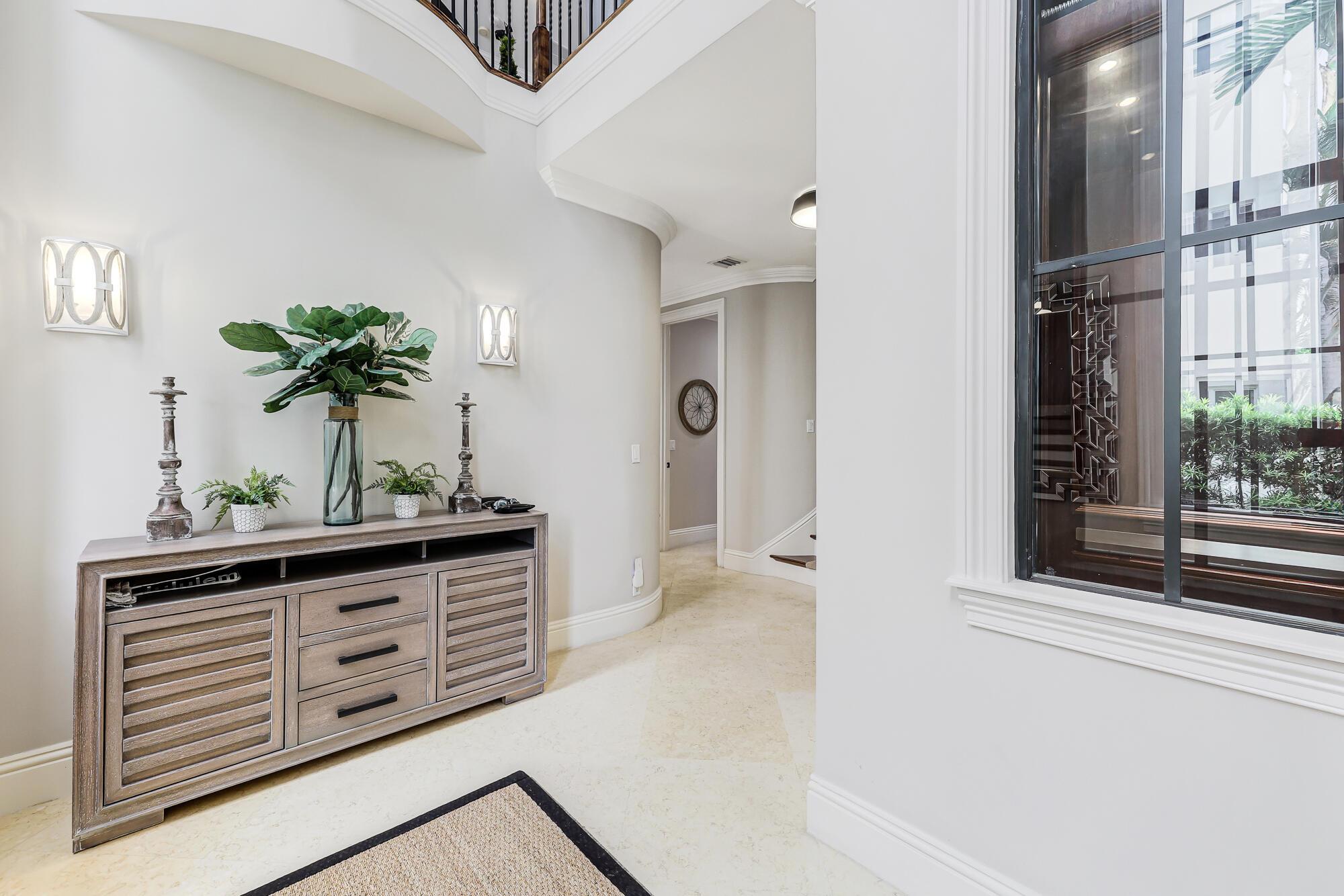 170 Isle Of Venice Drive, Fort Lauderdale, FL 33301, Fort Lauderdale - Photo 4
