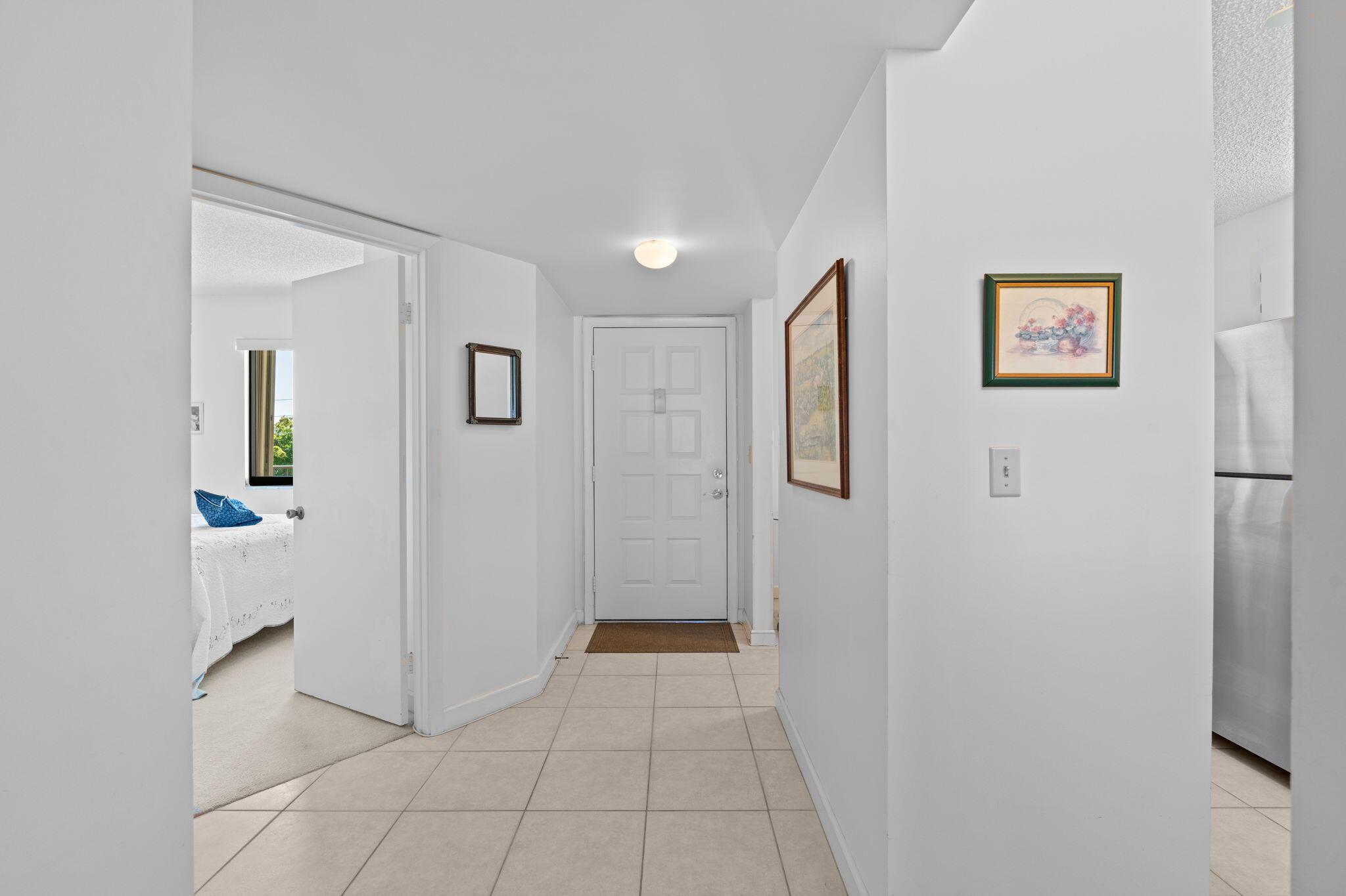 3138 Via Poinciana 410, Lake Worth, FL 33467, Lake Worth - Photo 3
