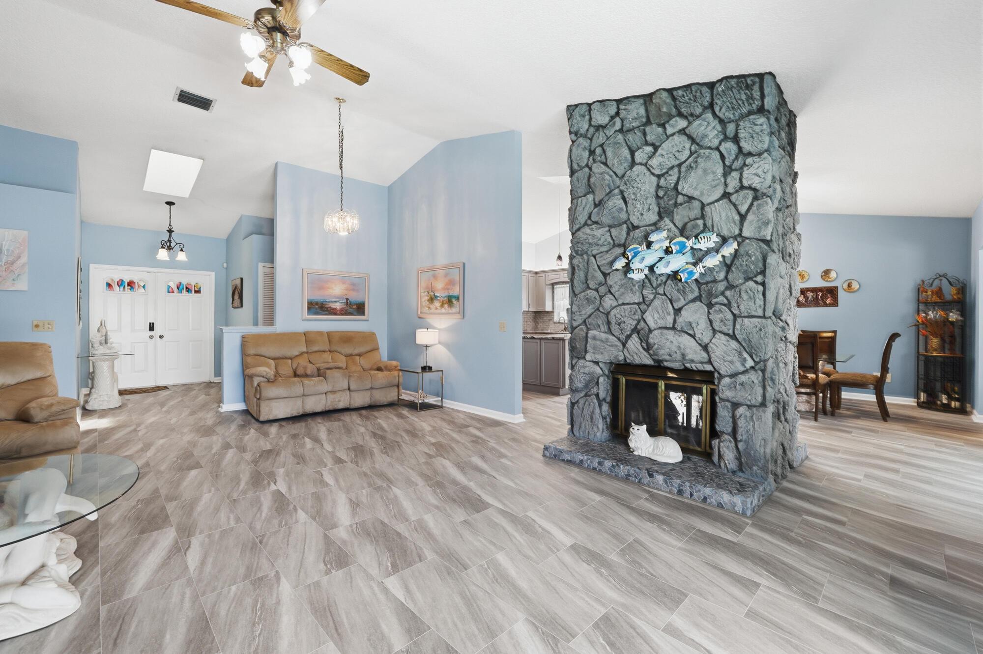 191 Parkwood Drive, Royal Palm Beach, FL 33411, Royal Palm Beach - Photo 4