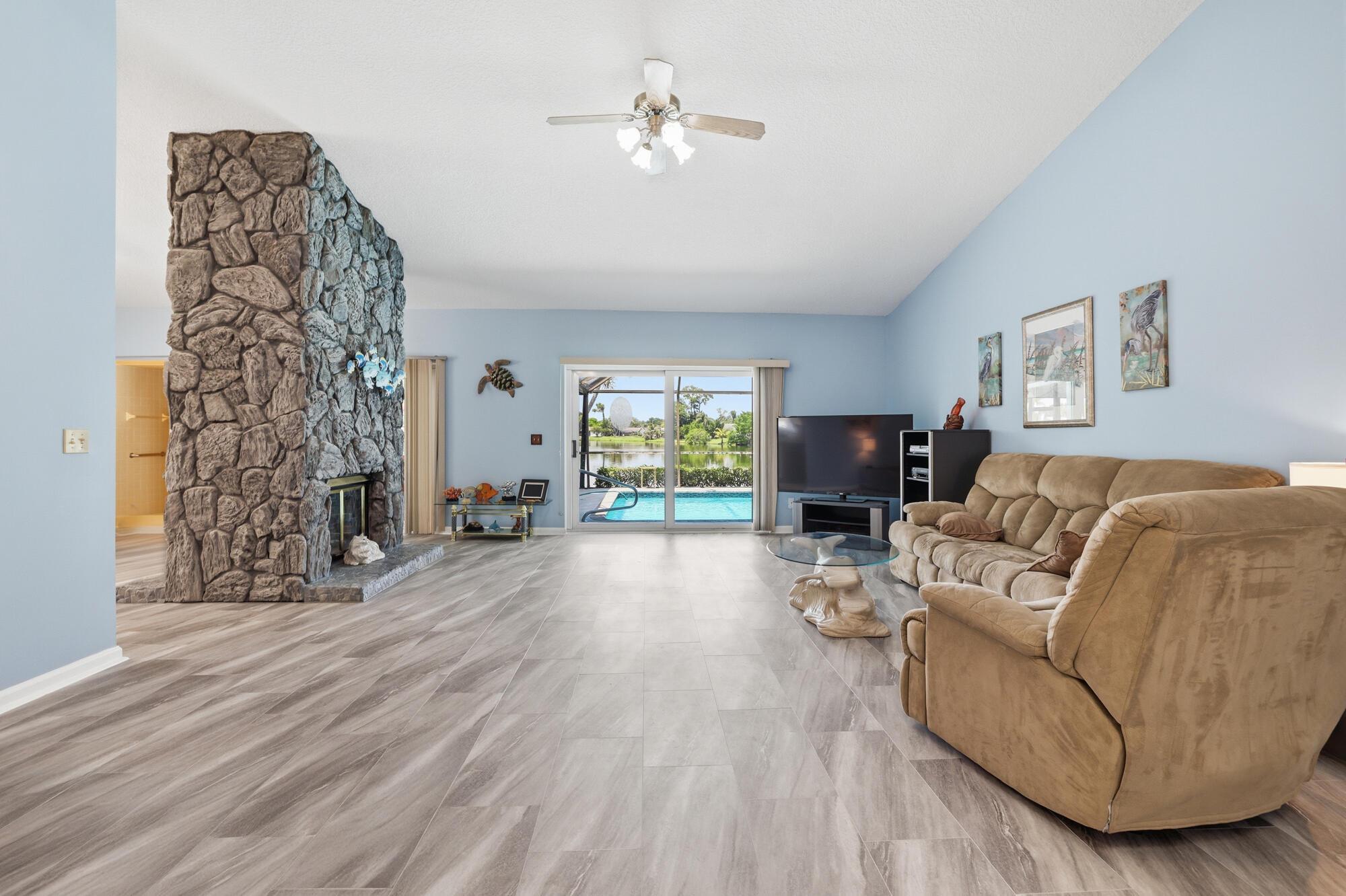191 Parkwood Drive, Royal Palm Beach, FL 33411, Royal Palm Beach - Photo 3