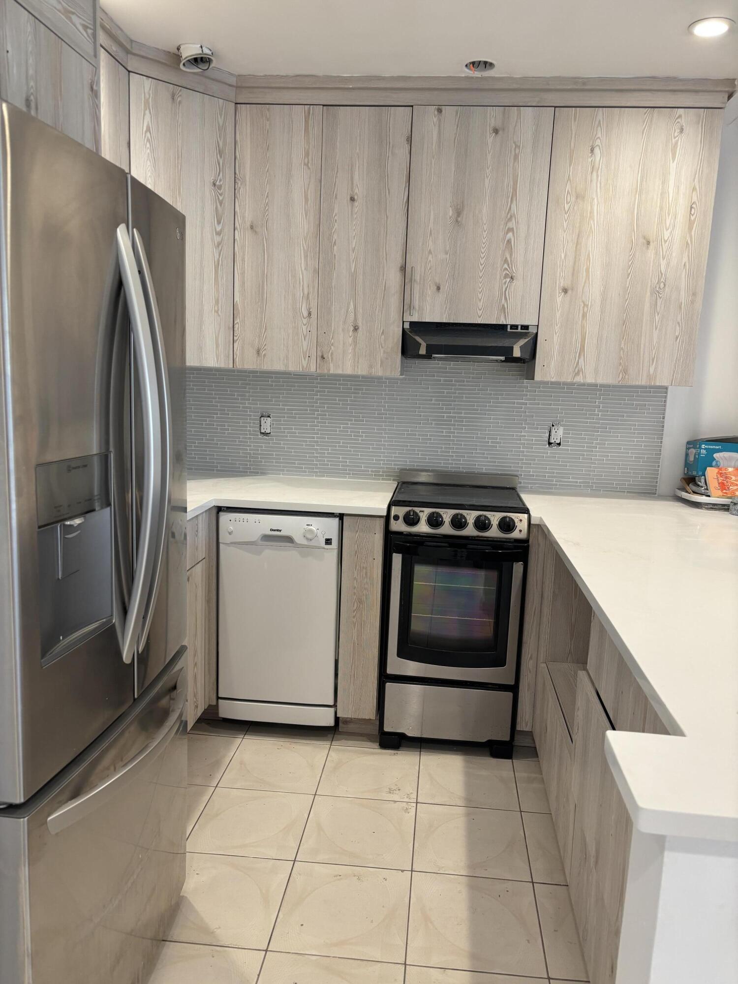 223 Coventry J 223, West Palm Beach, FL 33417, West Palm Beach - Photo 2