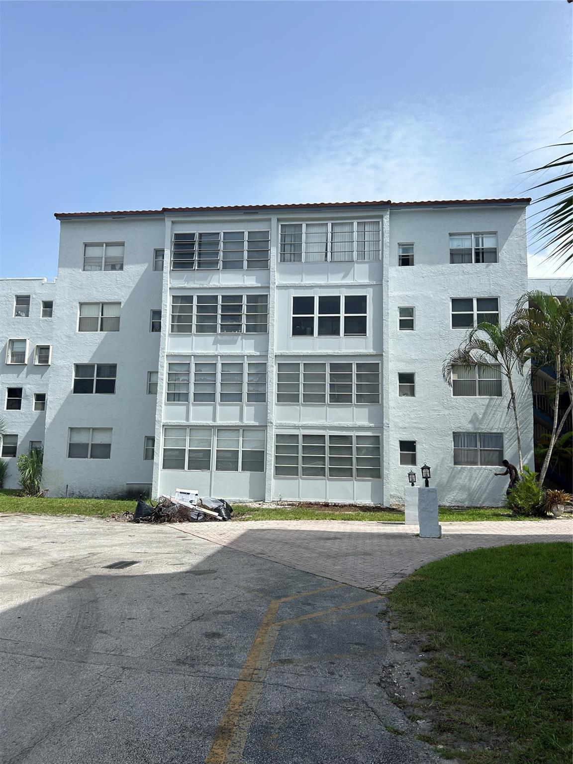 2860 Somerset Drive 311k, Lauderdale Lakes, FL 33311, Lauderdale Lakes - Photo 3