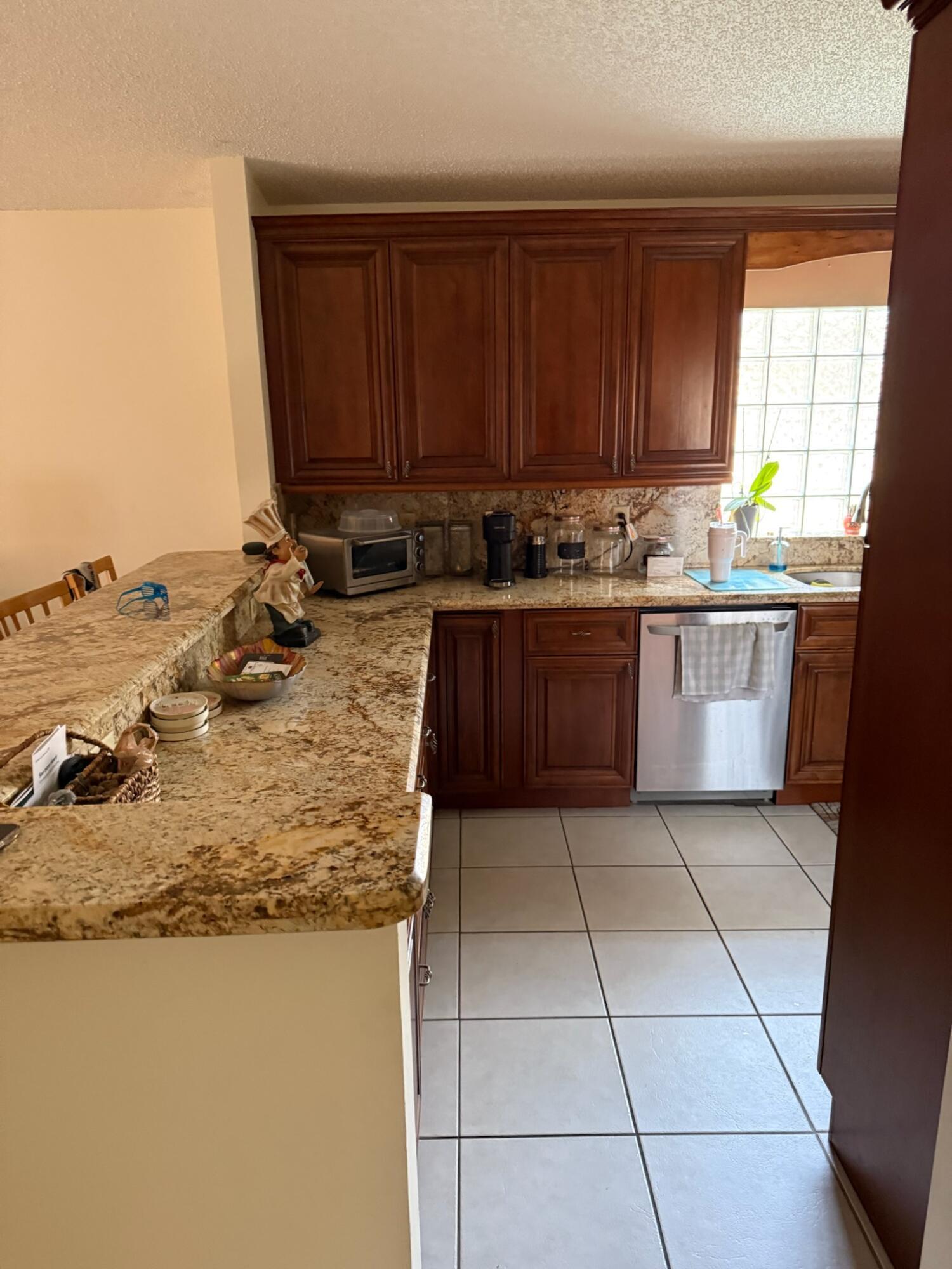 20525 SW 2nd Street, Pembroke Pines, FL 33029, Pembroke Pines - Photo 4