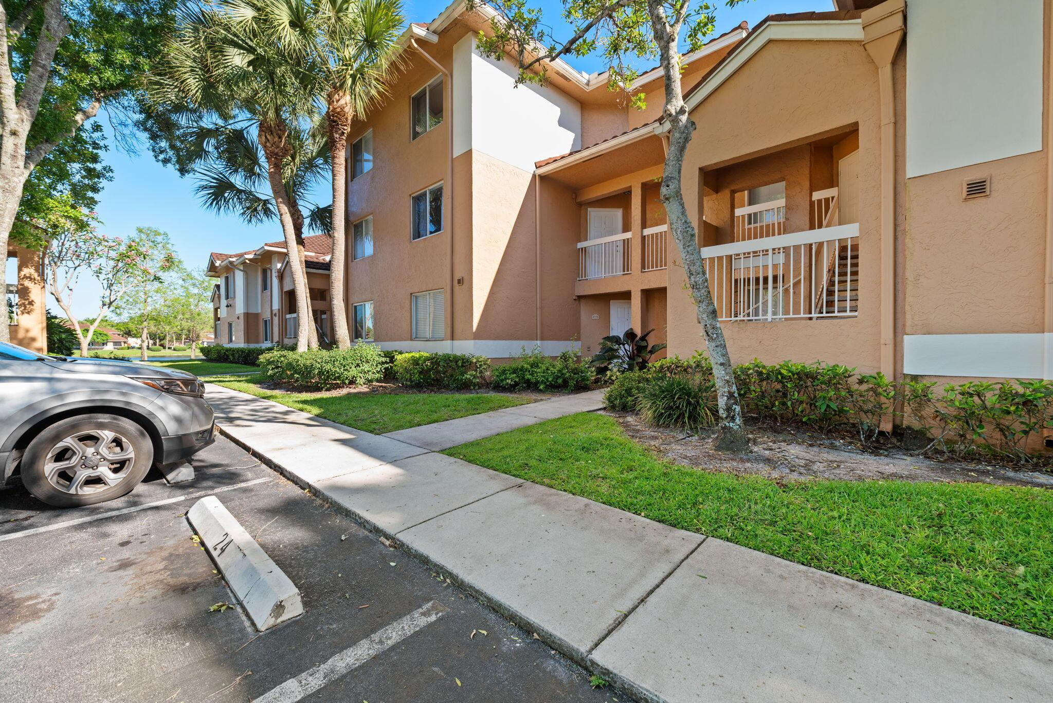832 NW 92nd Avenue, Plantation, FL 33324, Plantation - Photo 3
