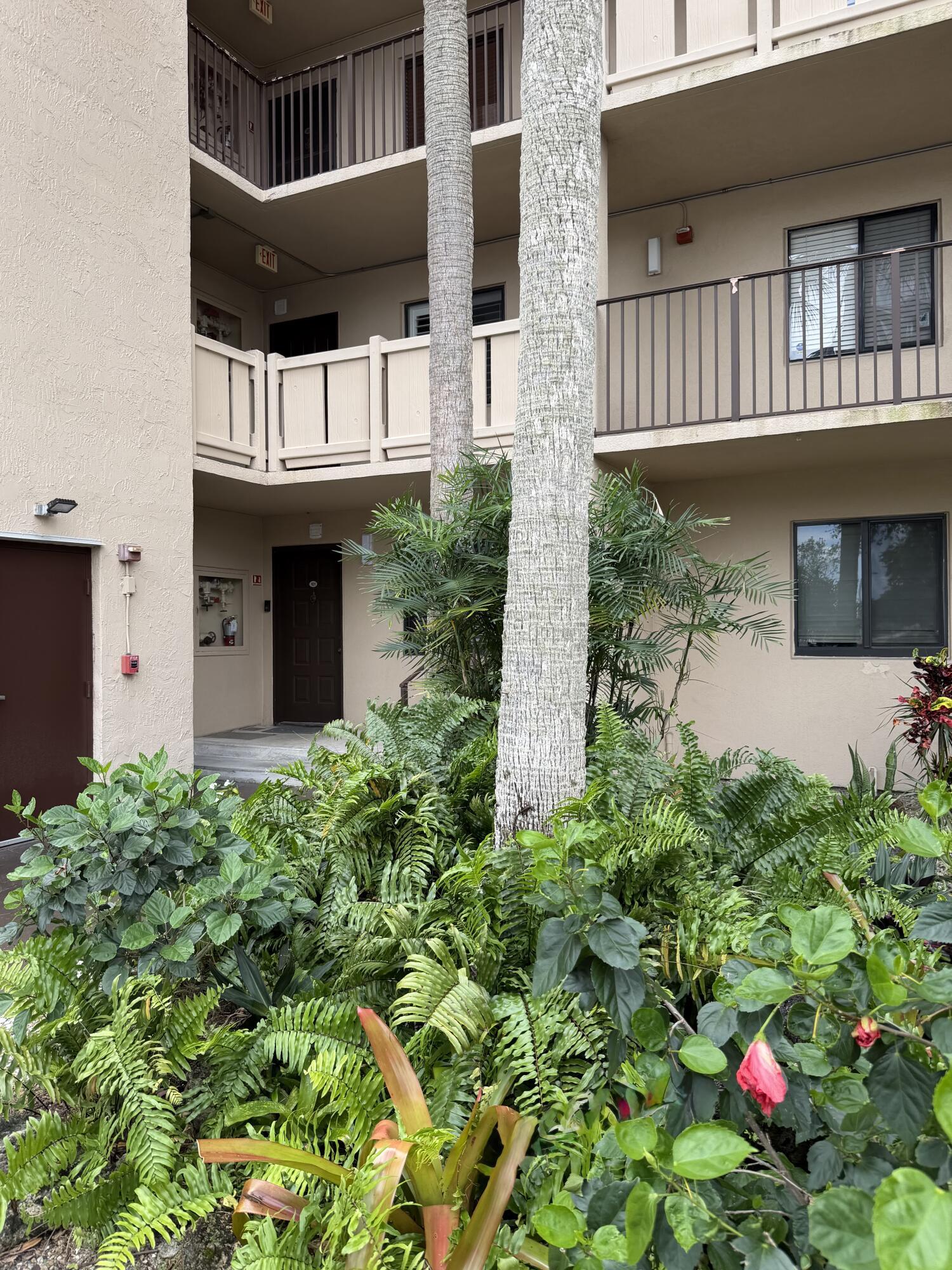 2200 S Cypress Bend Drive 101, Pompano Beach, FL 33069, Pompano Beach - Photo 3