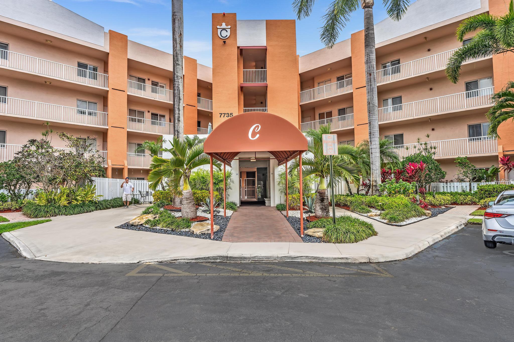 7735 Yardley Drive 406, Tamarac, FL 33321, Tamarac - Photo 2