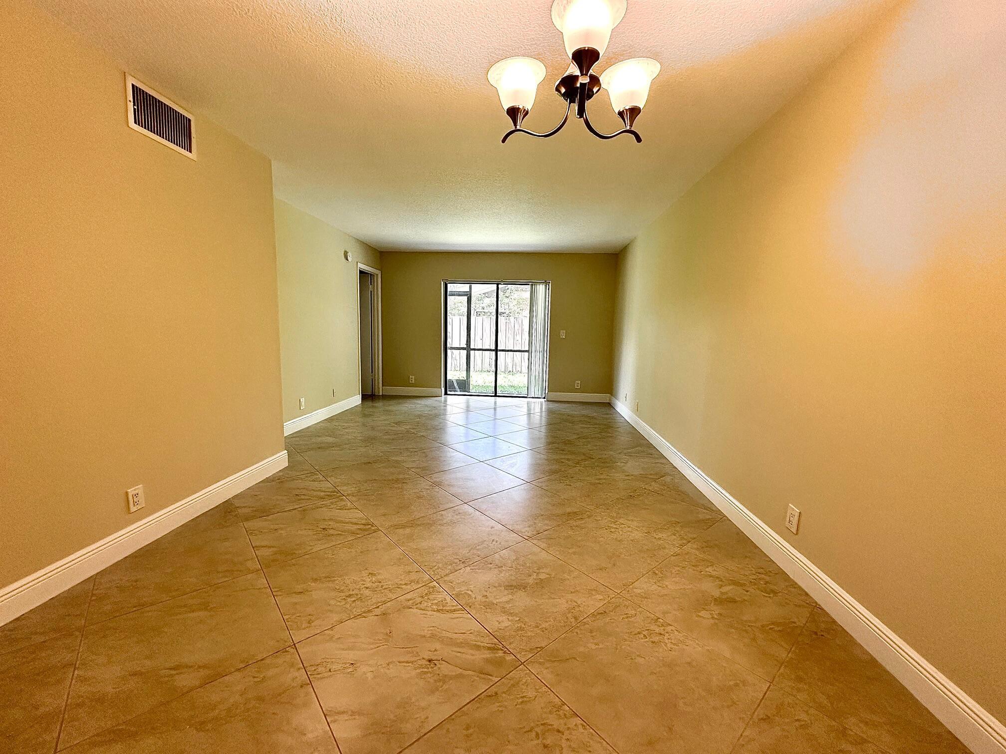 21904 Lake Forest Circle 101, Boca Raton, FL 33433, Boca Raton - Photo 5