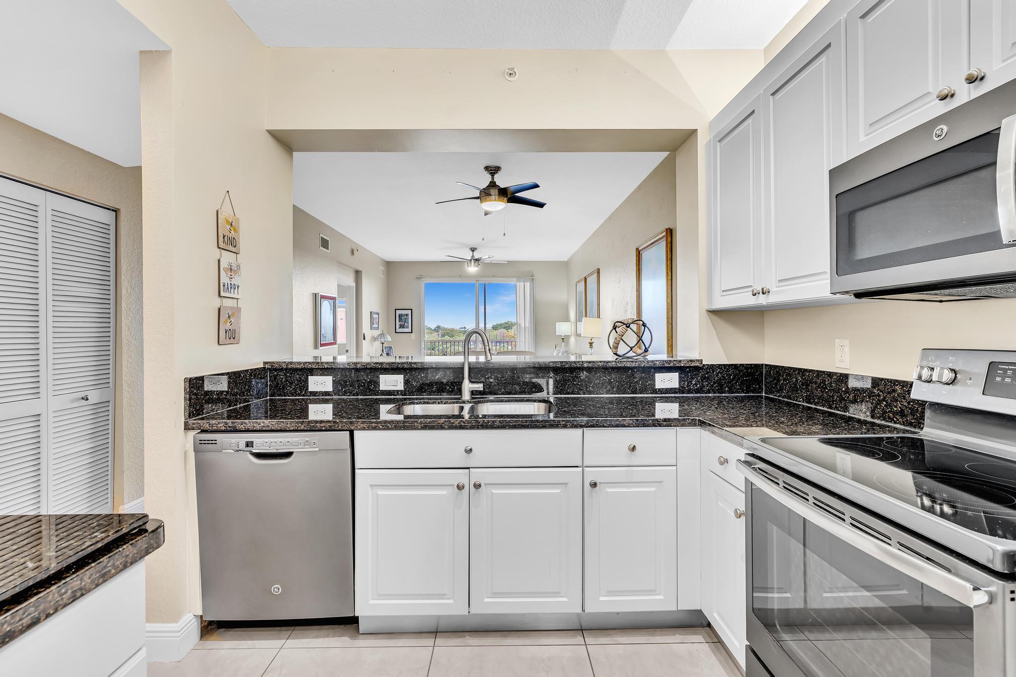 7735 Yardley Drive 406, Tamarac, FL 33321, Tamarac - Photo 5