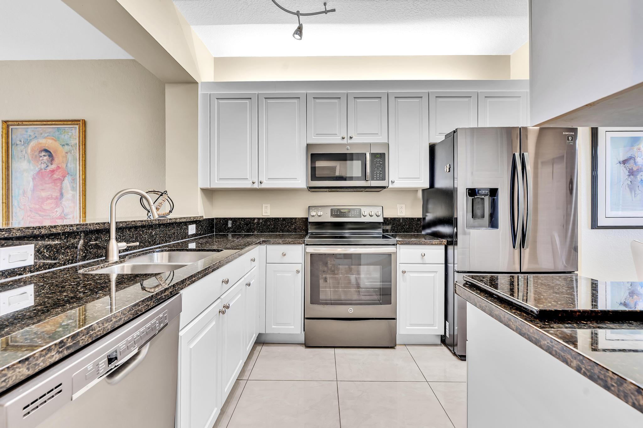 7735 Yardley Drive 406, Tamarac, FL 33321, Tamarac - Photo 4