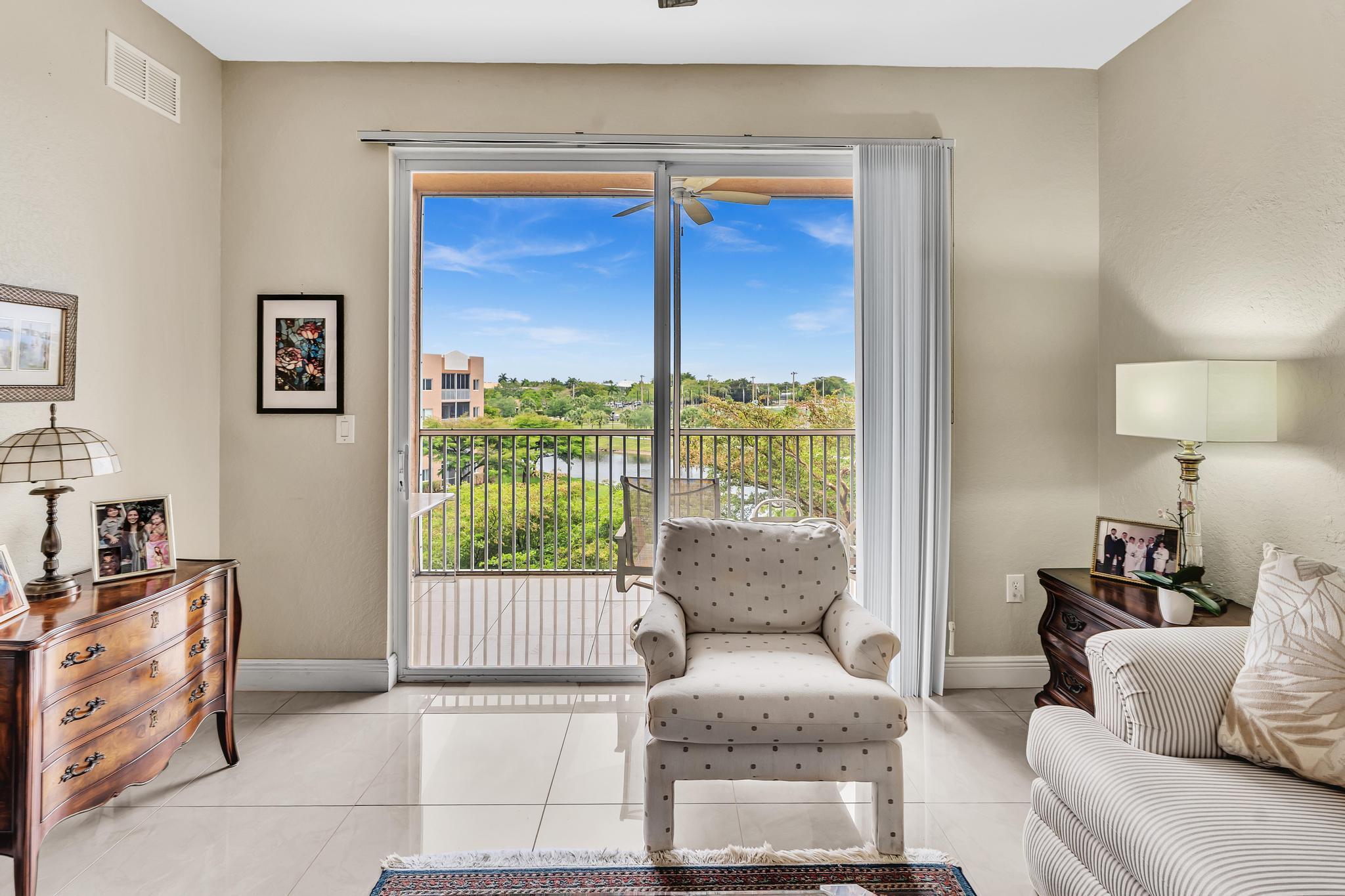 7735 Yardley Drive 406, Tamarac, FL 33321, Tamarac - Photo 3