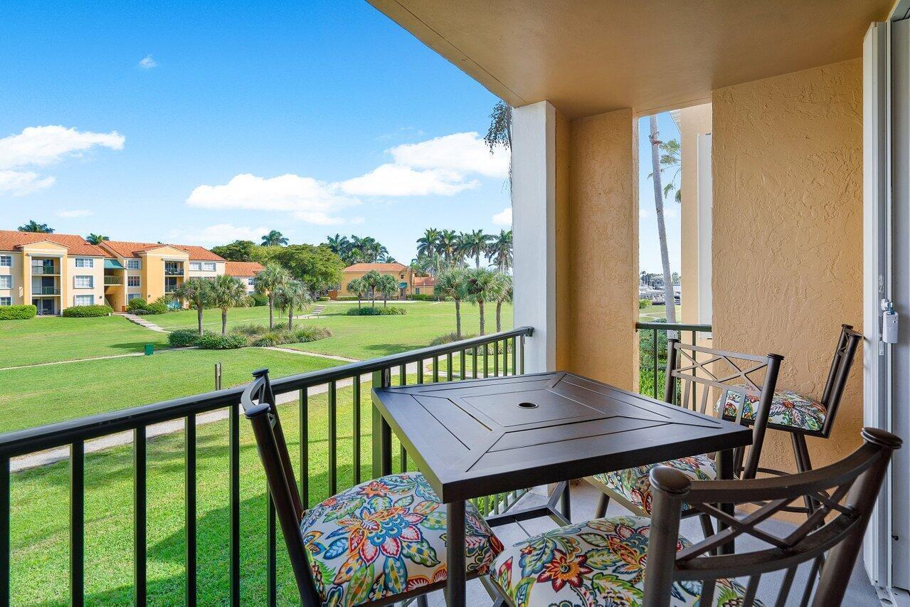 157 Yacht Club Way 206, Hypoluxo, FL 33462, Hypoluxo - Photo 2