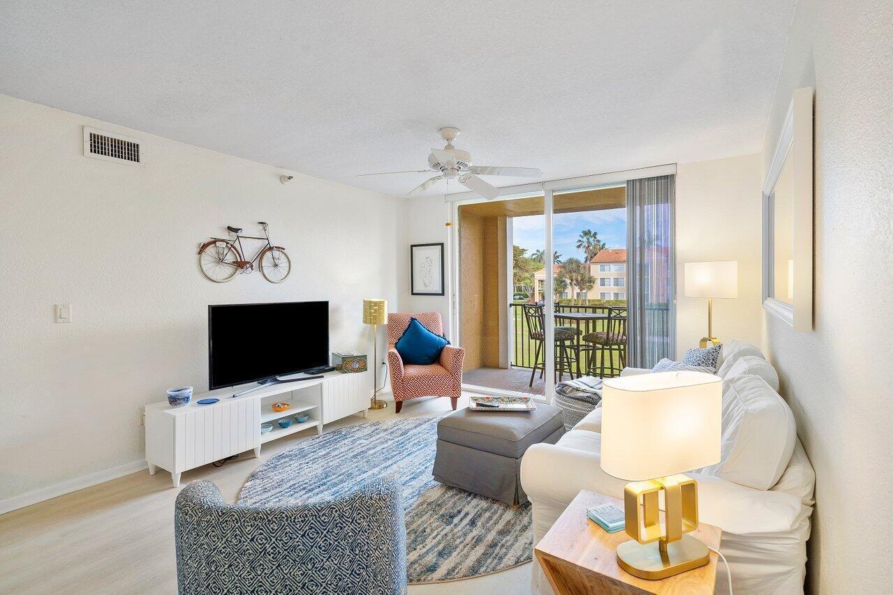 157 Yacht Club Way 206, Hypoluxo, FL 33462, Hypoluxo - Photo 5