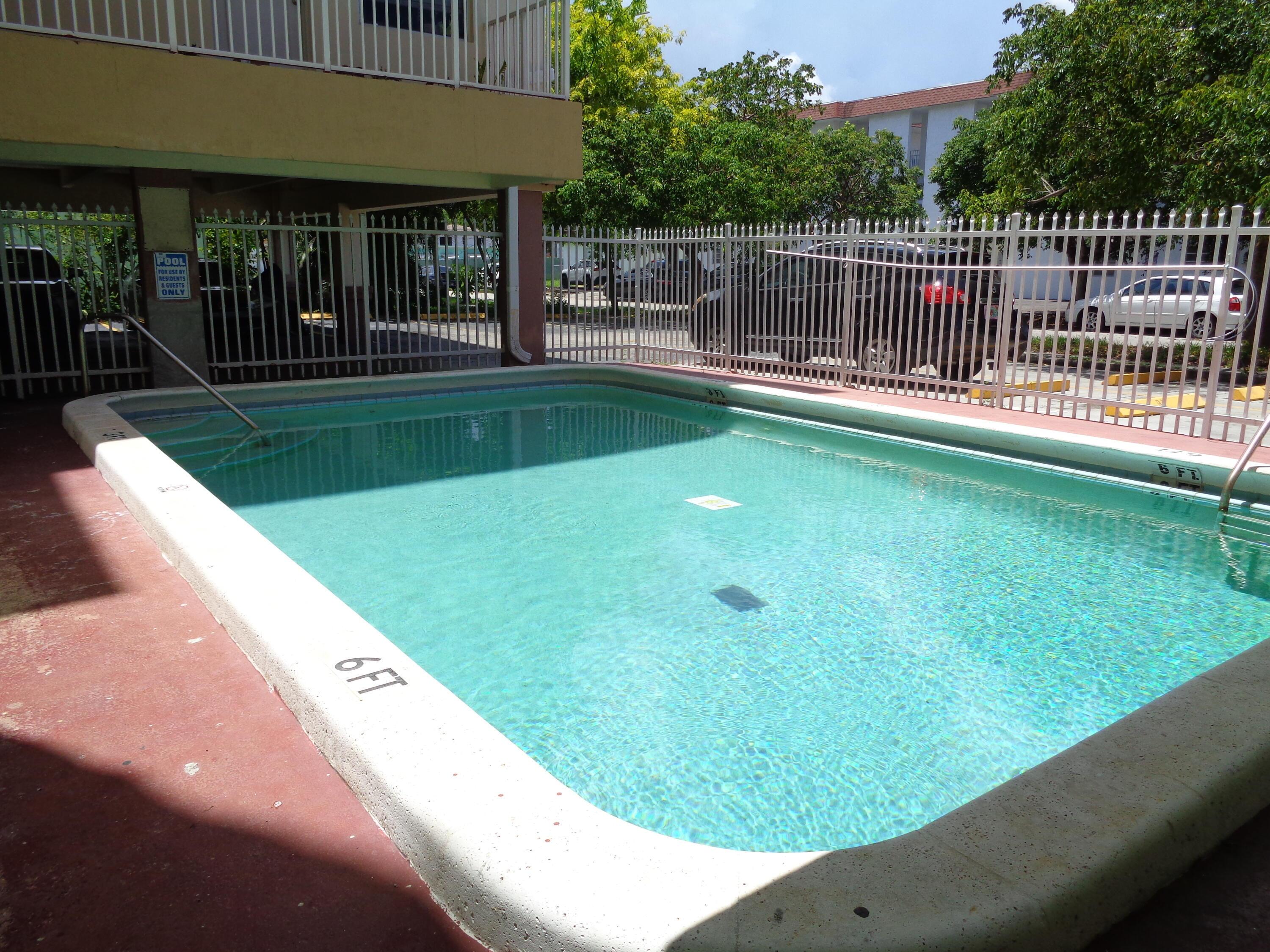 2008 Jackson Street E9, Hollywood, FL 33020, Hollywood - Photo 2