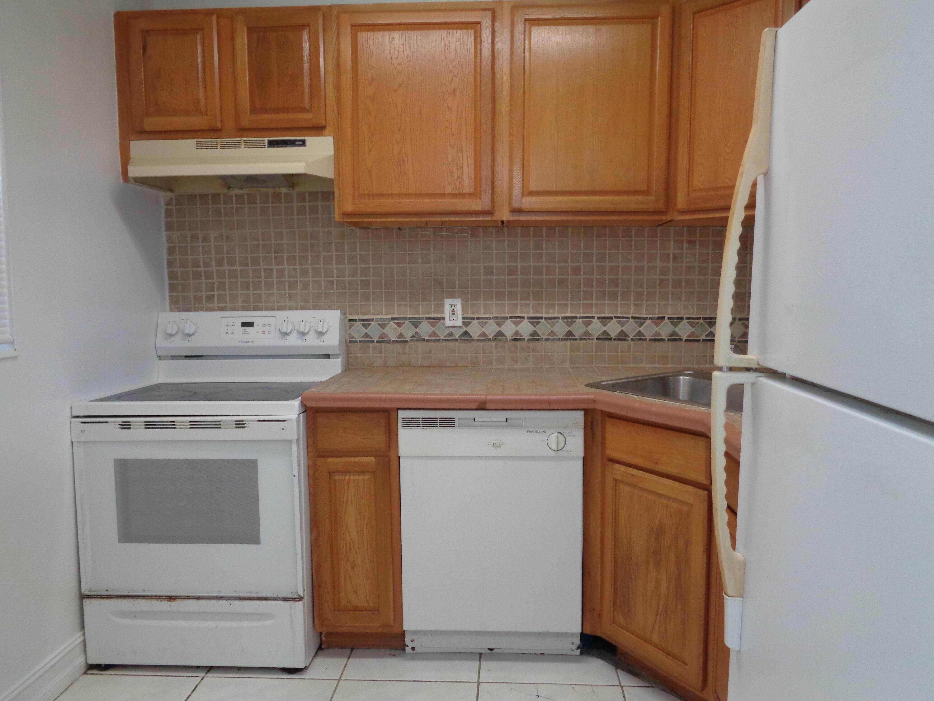 2008 Jackson Street E9, Hollywood, FL 33020, Hollywood - Photo 4