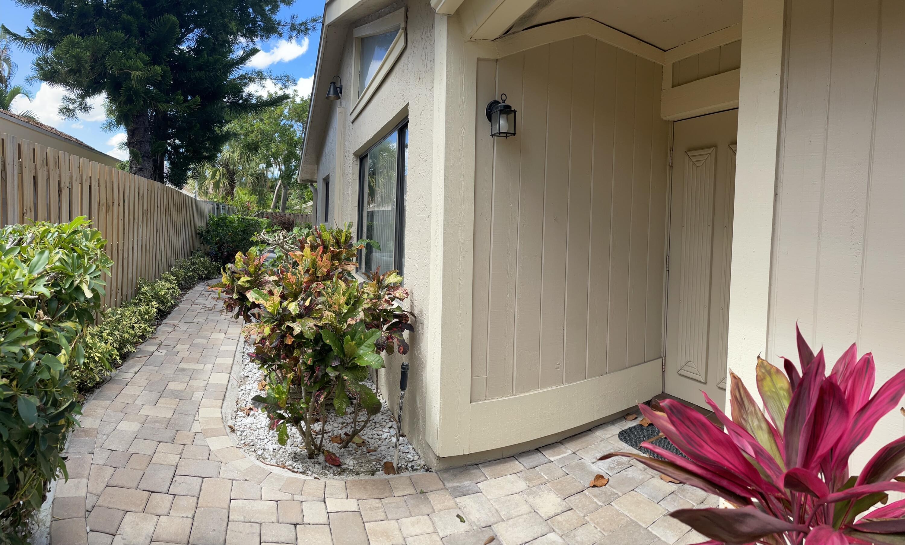 7735 E Kenway Pl Place E, Boca Raton, FL 33433, Boca Raton - Photo 2