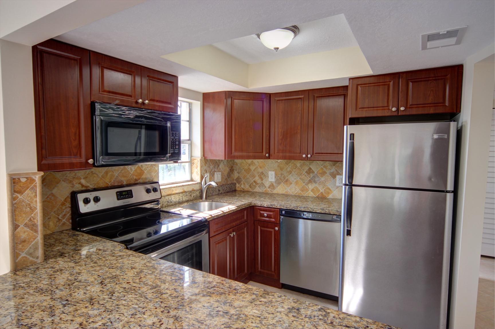 342 Southwind Drive 114, North Palm Beach, FL 33408, North Palm Beach - Photo 2