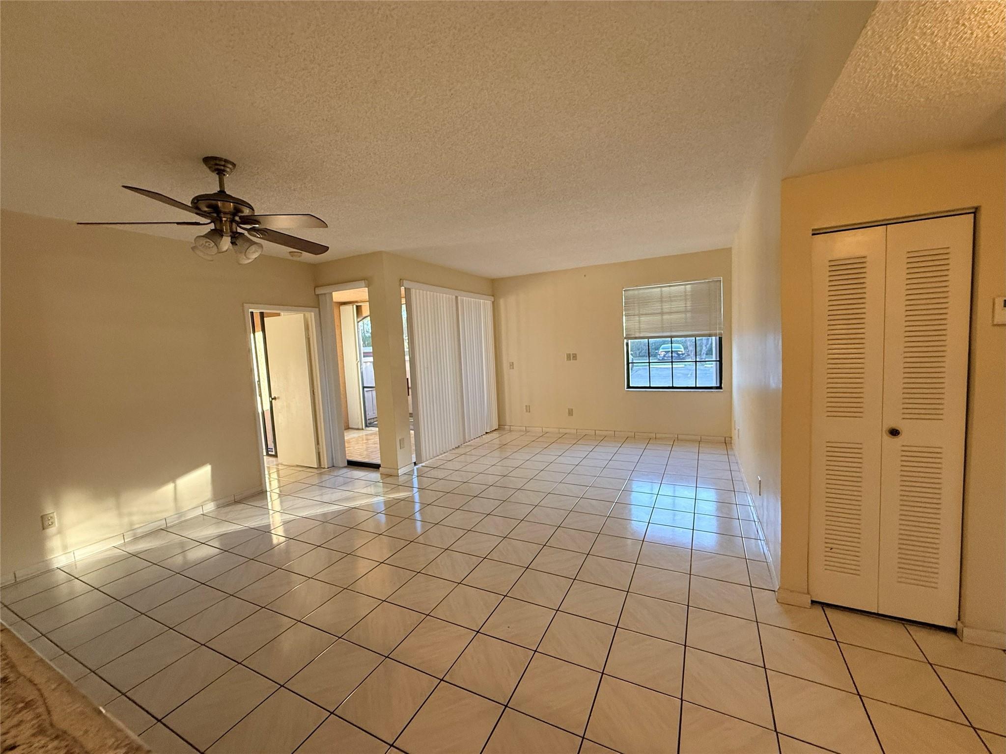 12060 NW 11th Street 12060, Pembroke Pines, FL 33026, Pembroke Pines - Photo 5