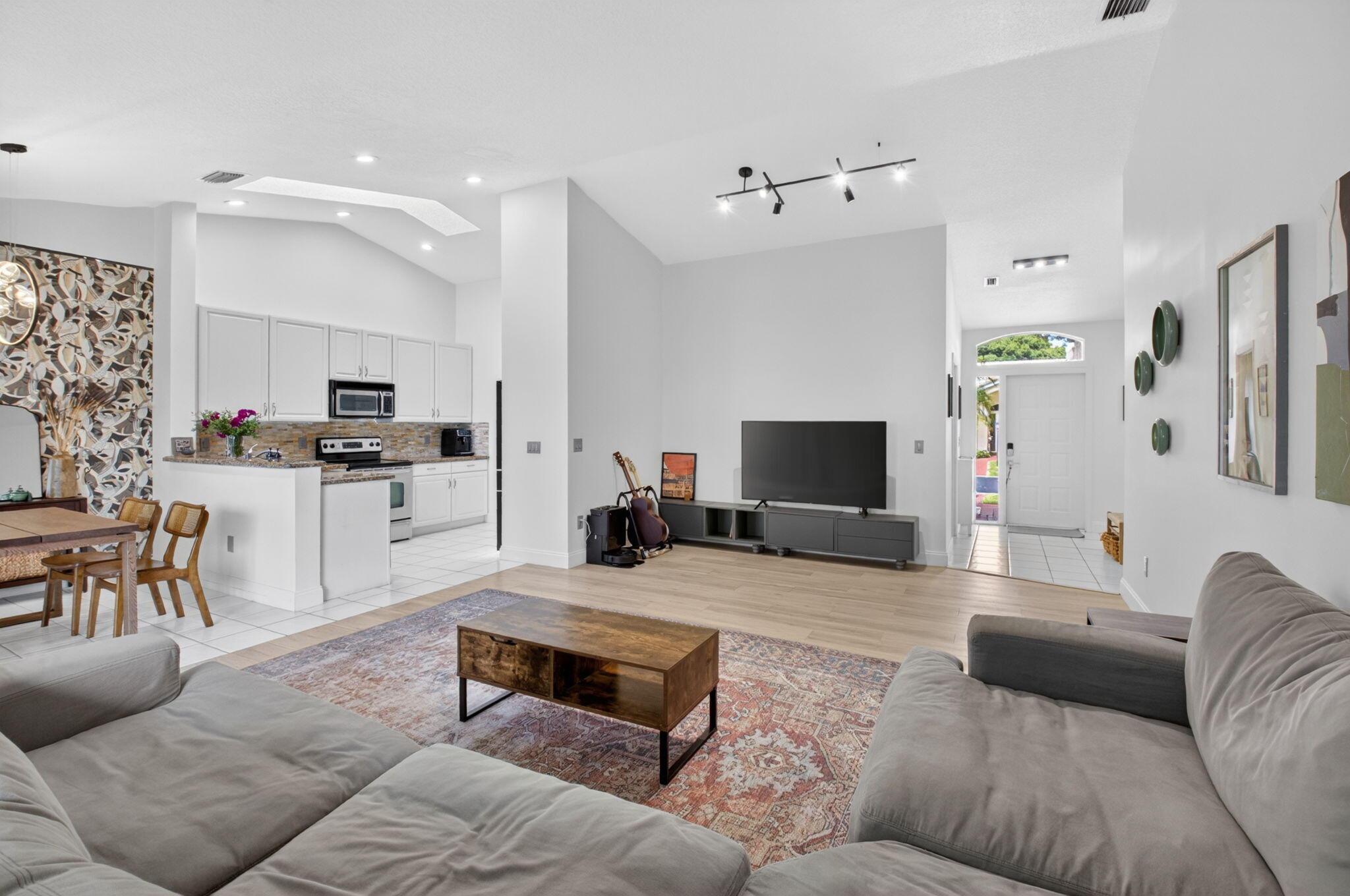 17257 Boca Club Boulevard Apt 5, Boca Raton, FL 33487, Boca Raton - Photo 5