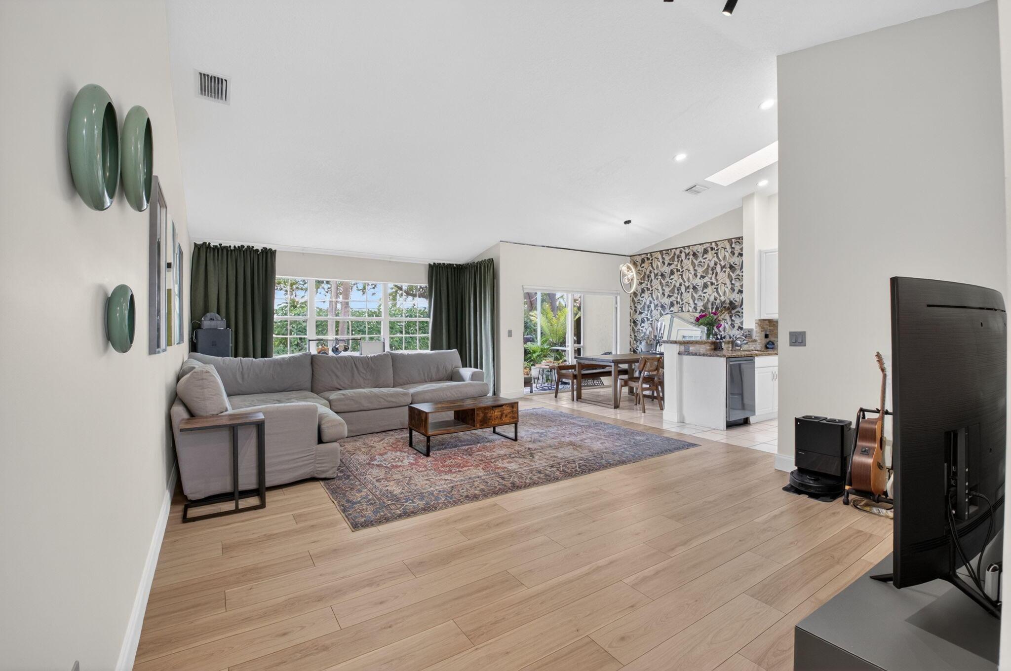 17257 Boca Club Boulevard Apt 5, Boca Raton, FL 33487, Boca Raton - Photo 4