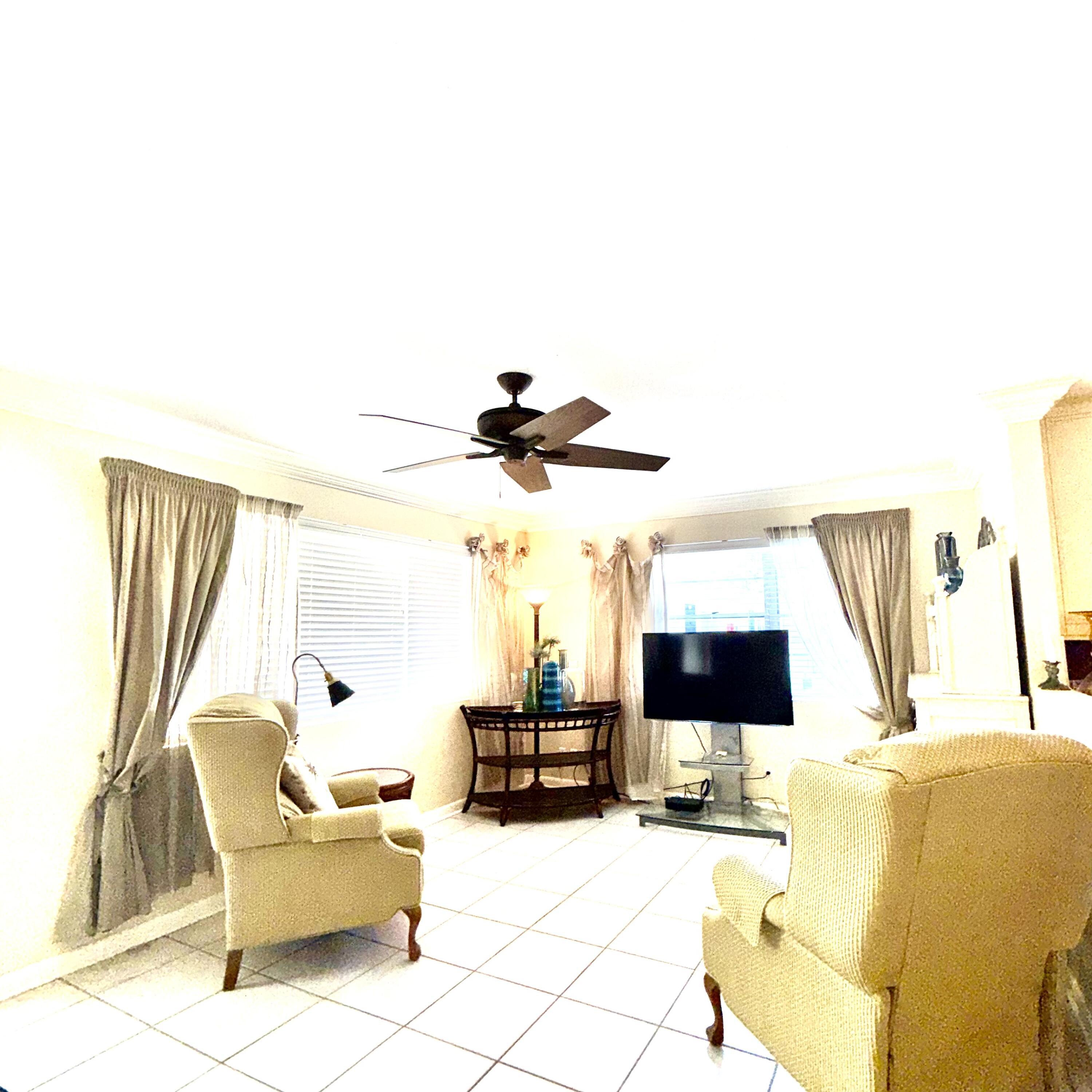 137 Farnham F 137, Deerfield Beach, FL 33442, Deerfield Beach - Photo 3