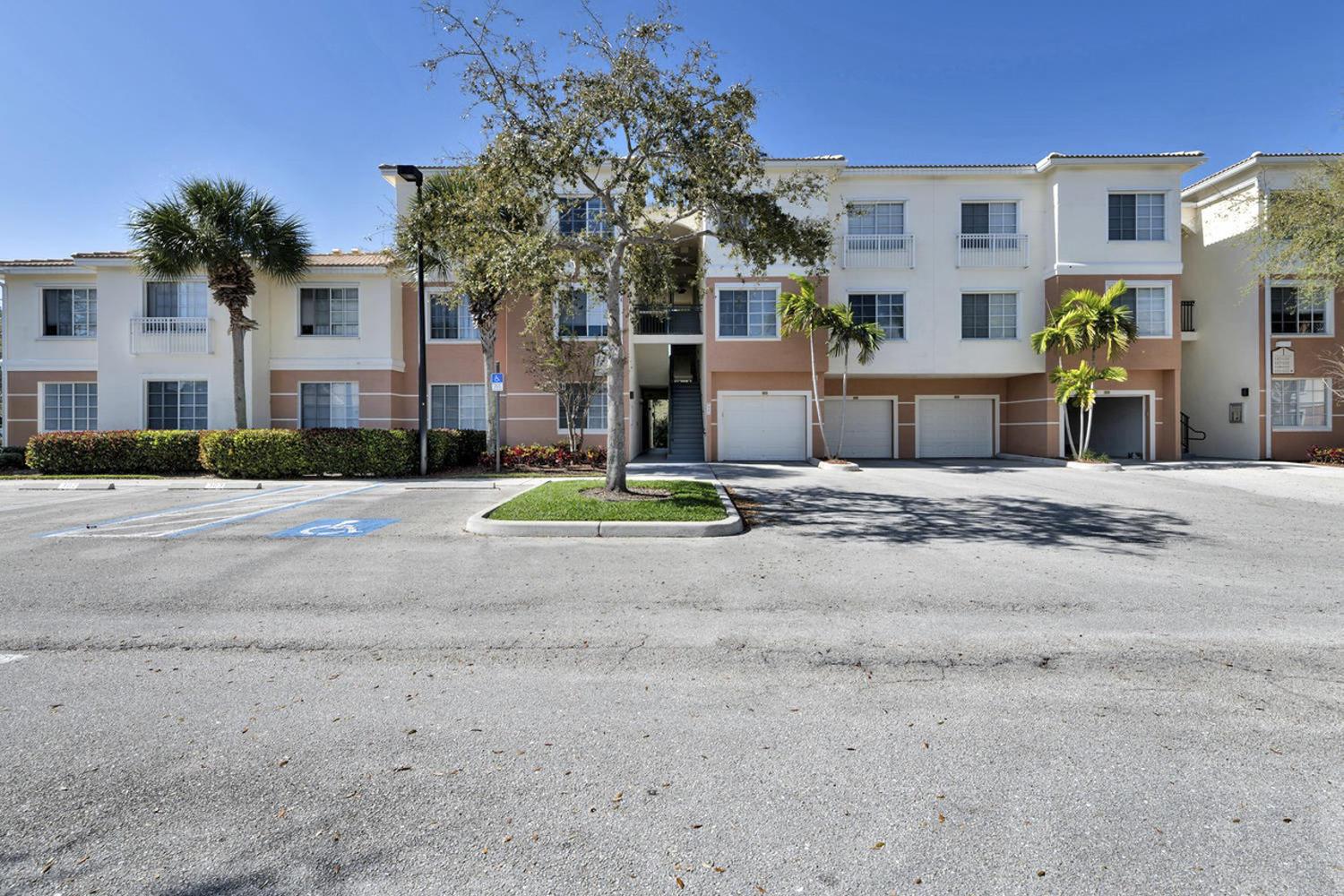 1201 Myrtlewood Circle E, Palm Beach Gardens, FL 33418, Palm Beach Gardens