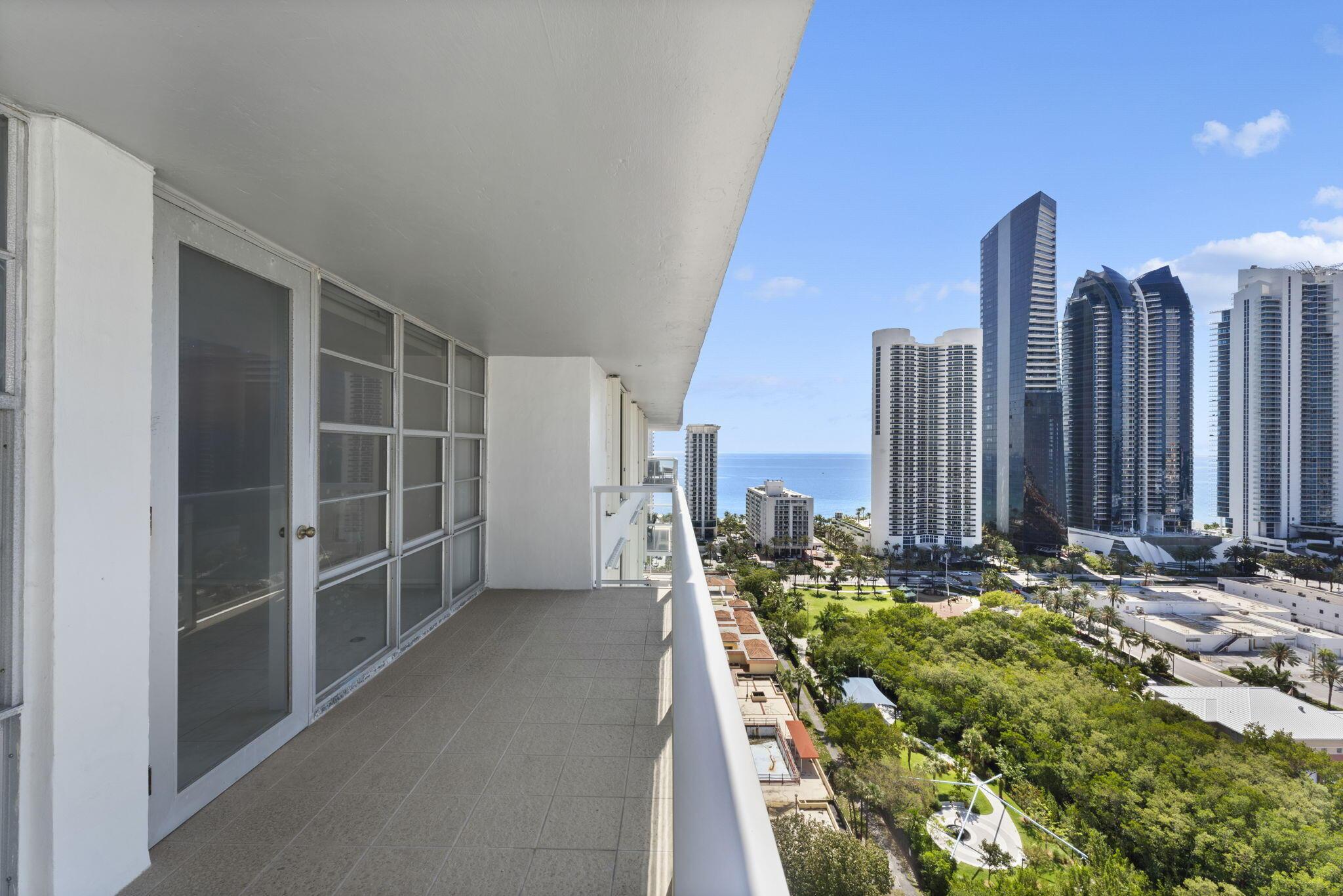 230 174th Street 2402, Sunny Isles Beach, FL 33160, Sunny Isles Beach - Photo 2