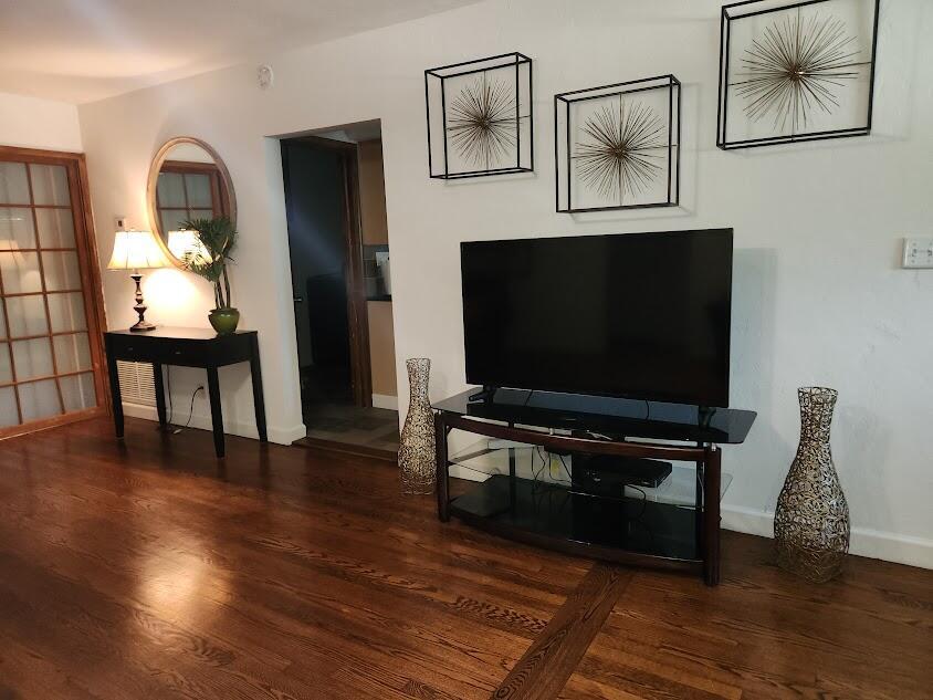 1207 NE 12th Avenue, Fort Lauderdale, FL 33304, Fort Lauderdale - Photo 4