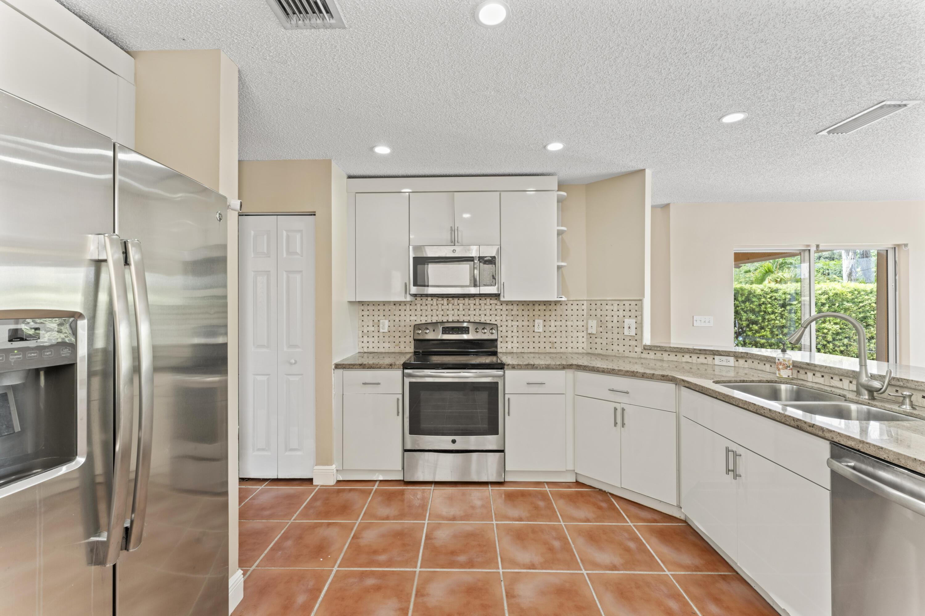 2103 SW 173rd Avenue, Miramar, FL 33029, Miramar - Photo 3