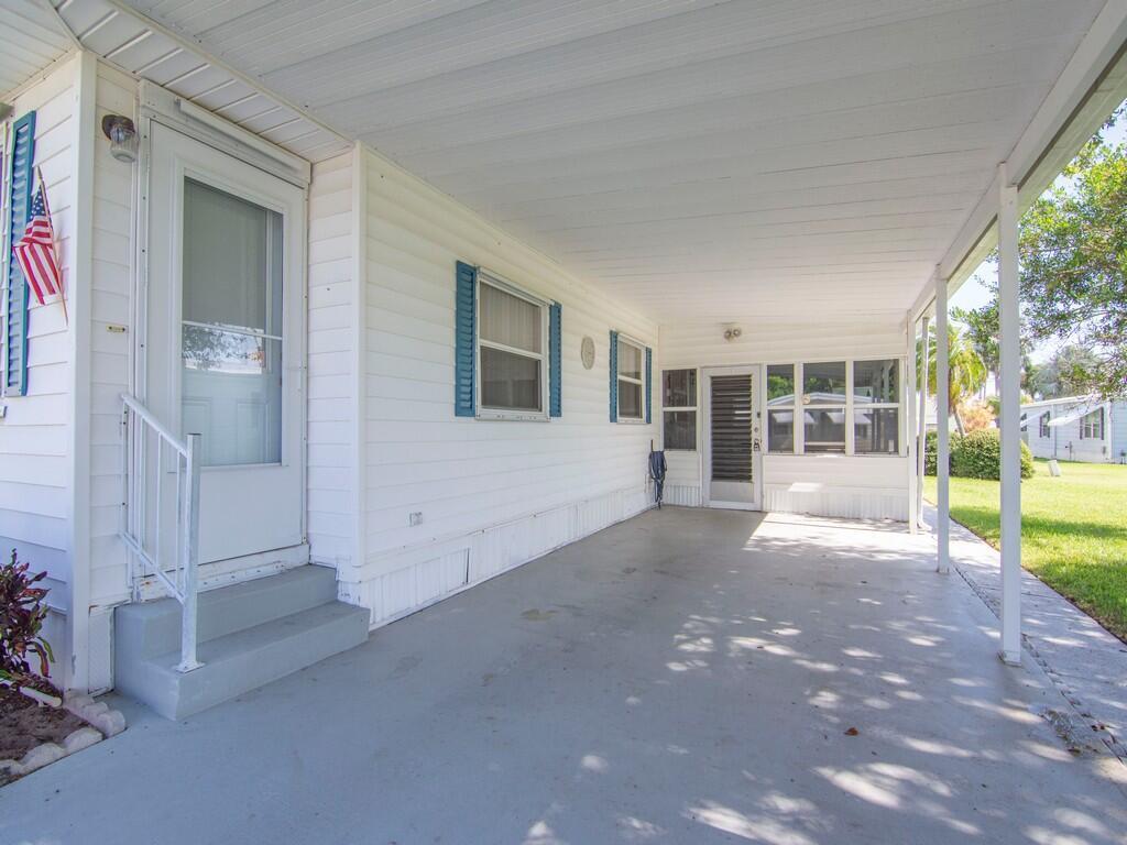 264 NE Cameo Way, Jensen Beach, FL 34957, Jensen Beach - Photo 2